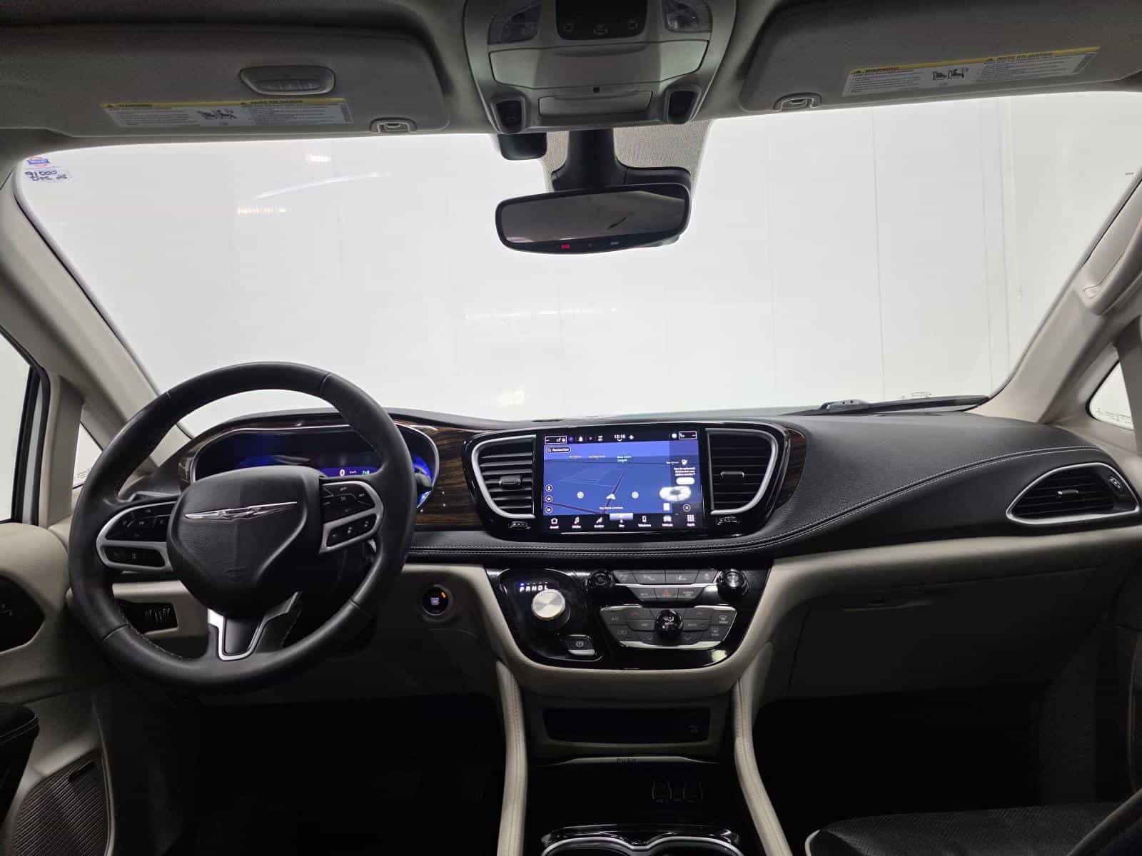 Image 14 Chrysler Pacifica Hybrid Limited 2022