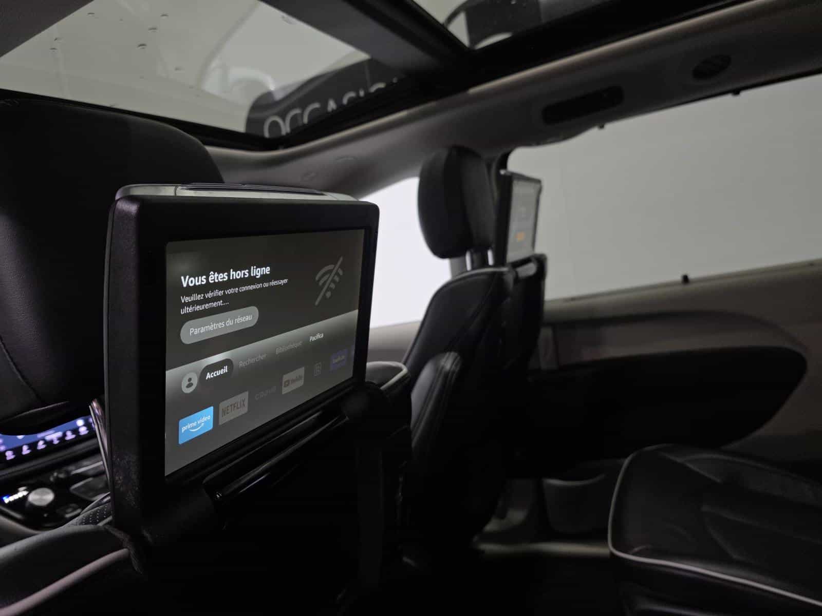 2022 Chrysler Pacifica Hybrid Limited - Image 17