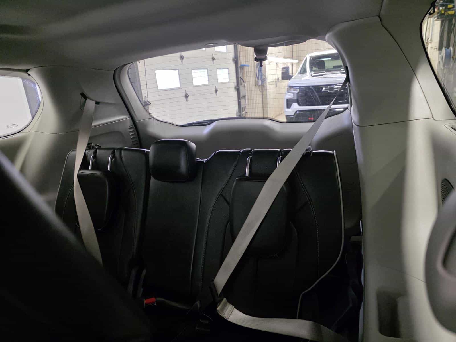 2022 Chrysler Pacifica Hybrid Limited - Image 24