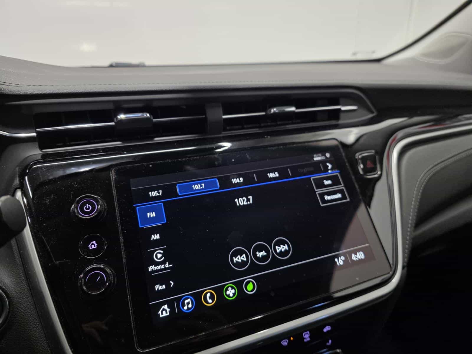 2023 Chevrolet Bolt EUV LT - Image 13