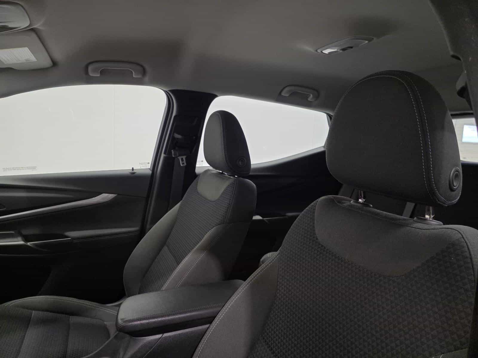 2023 Chevrolet Bolt EUV LT - Image 17