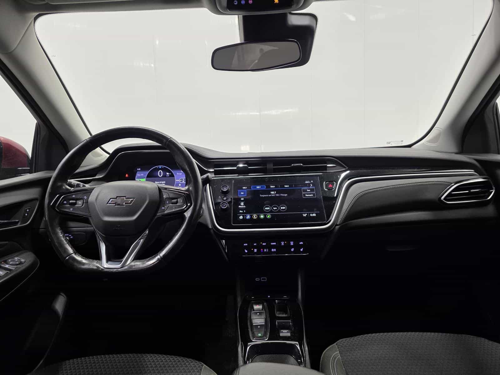 2023 Chevrolet Bolt EUV LT - Image 9