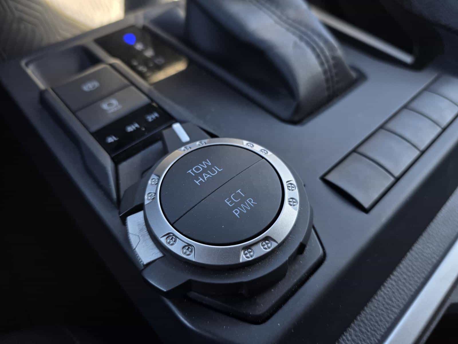 Image 19 Toyota Tacoma SR5 2024