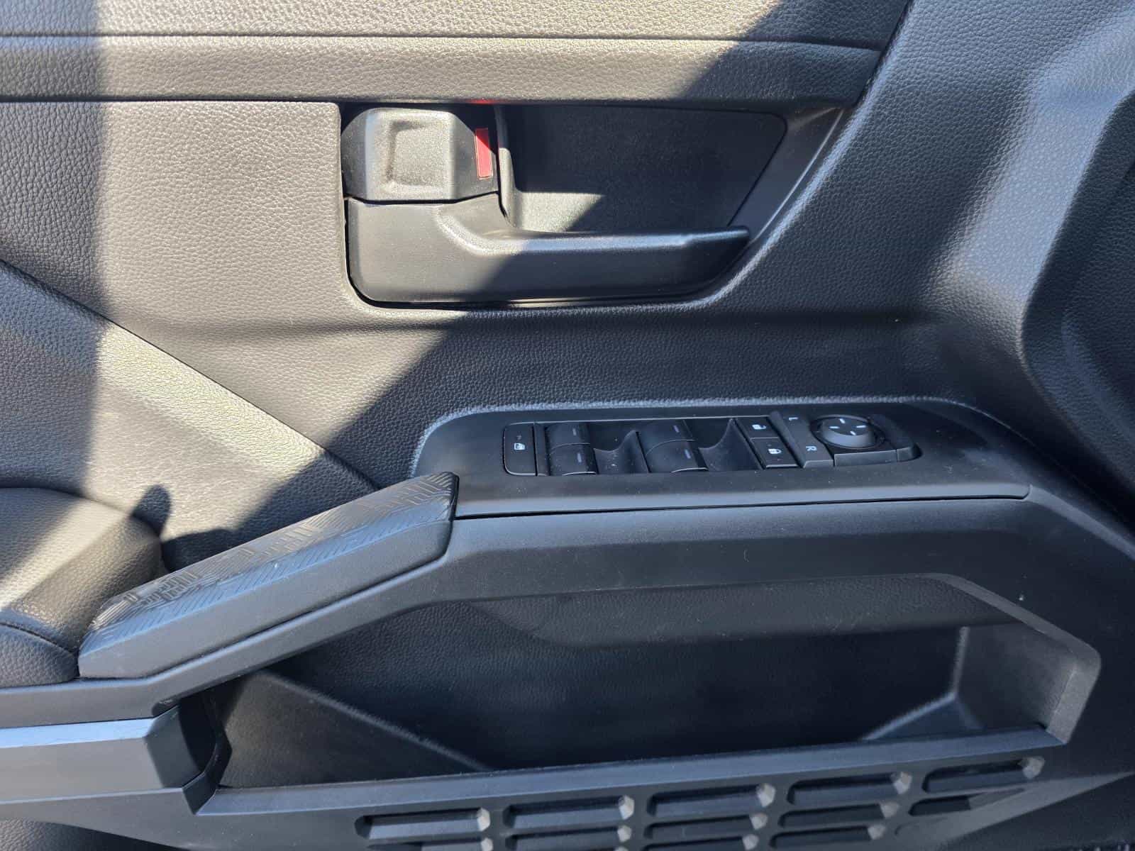 Image 23 Toyota Tacoma SR5 2024