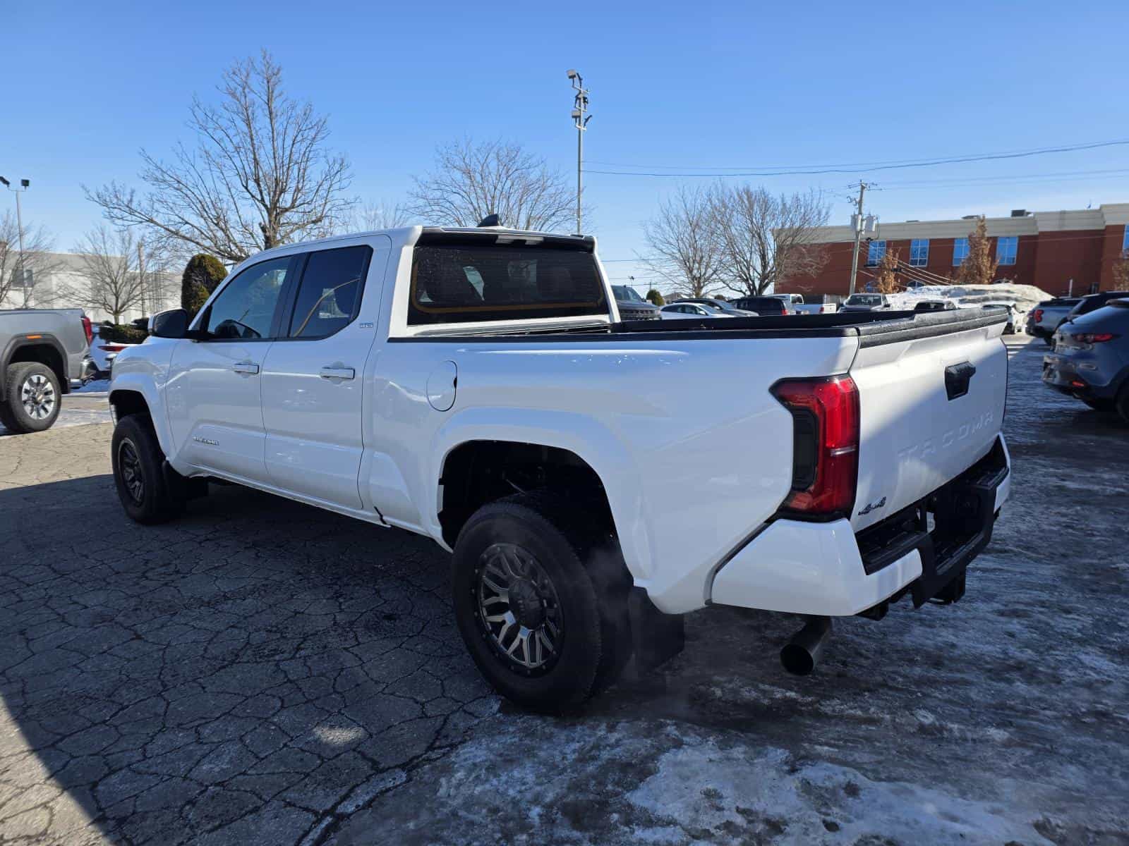 2024 Toyota Tacoma SR5 - Image 8