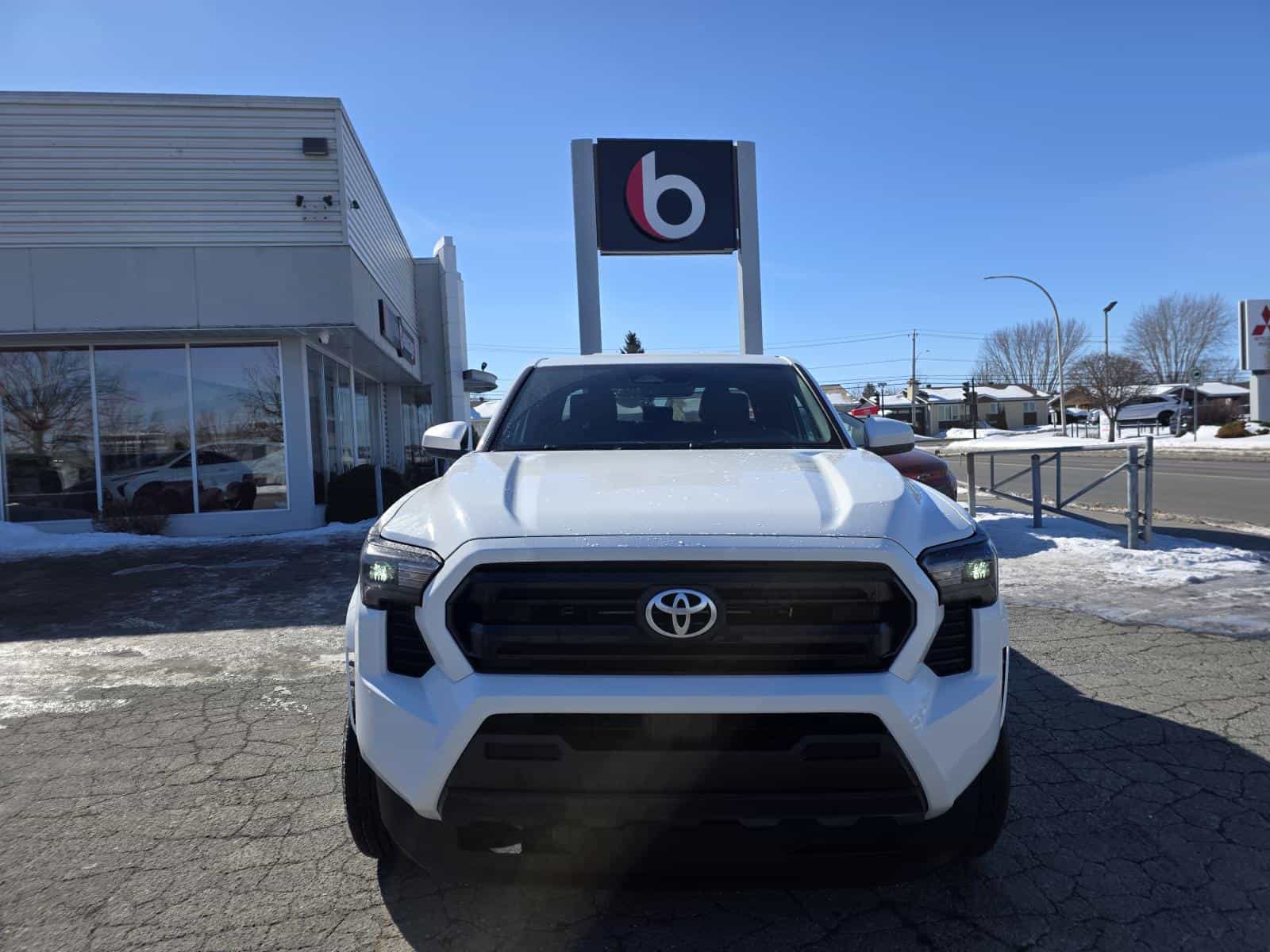 Image 3 Toyota Tacoma SR5 2024