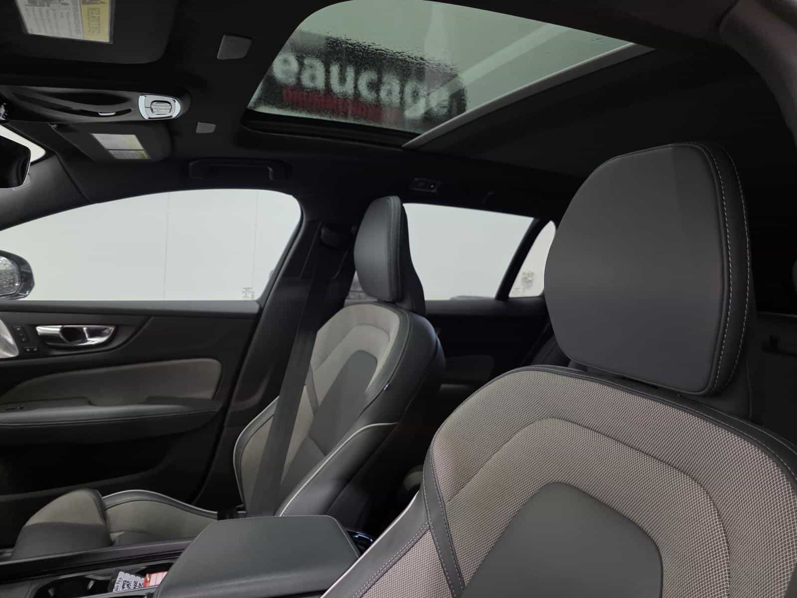 Image 18 Volvo V60 R-Design 2022