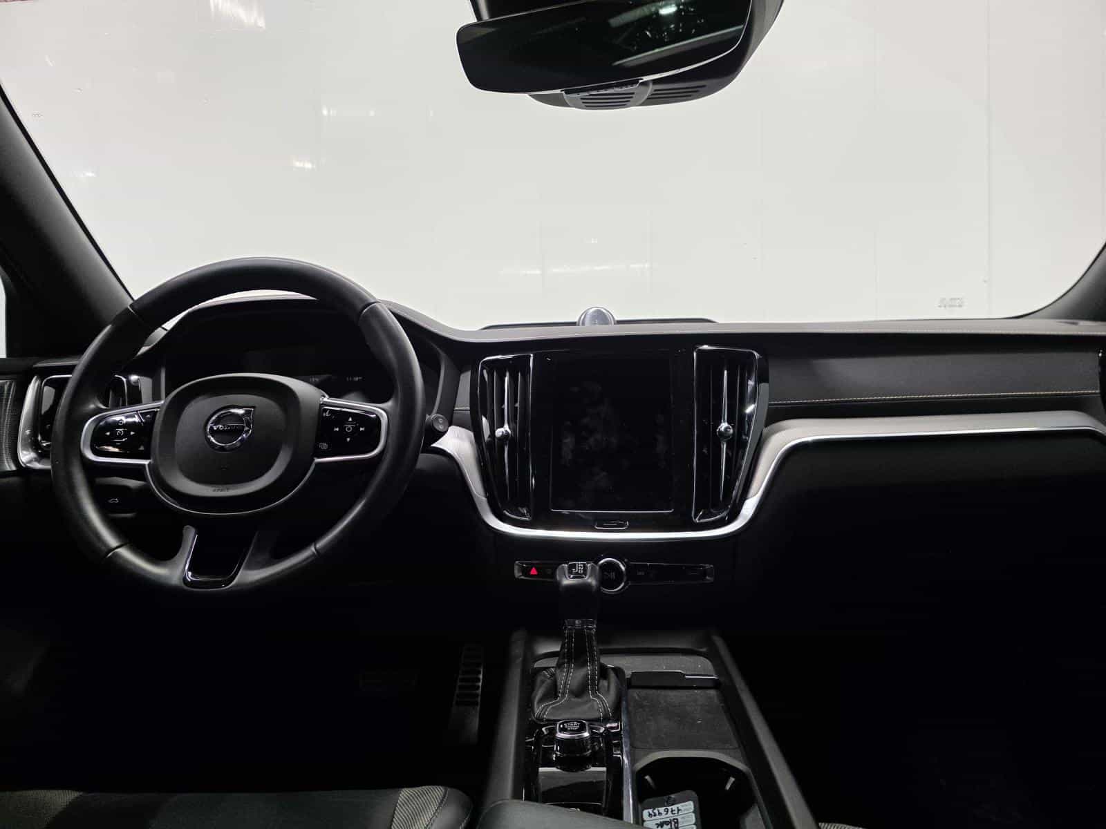Image 10 Volvo V60 R-Design 2022
