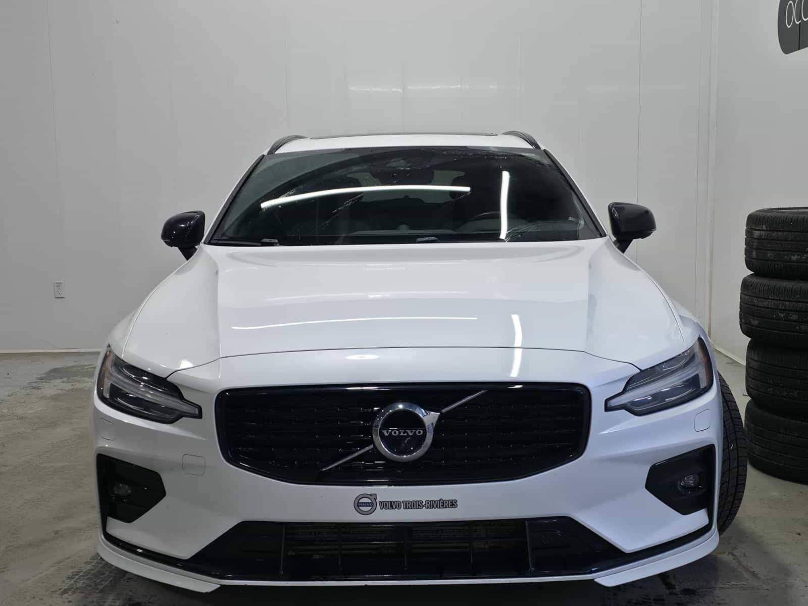 Image 6 Volvo V60 R-Design 2022