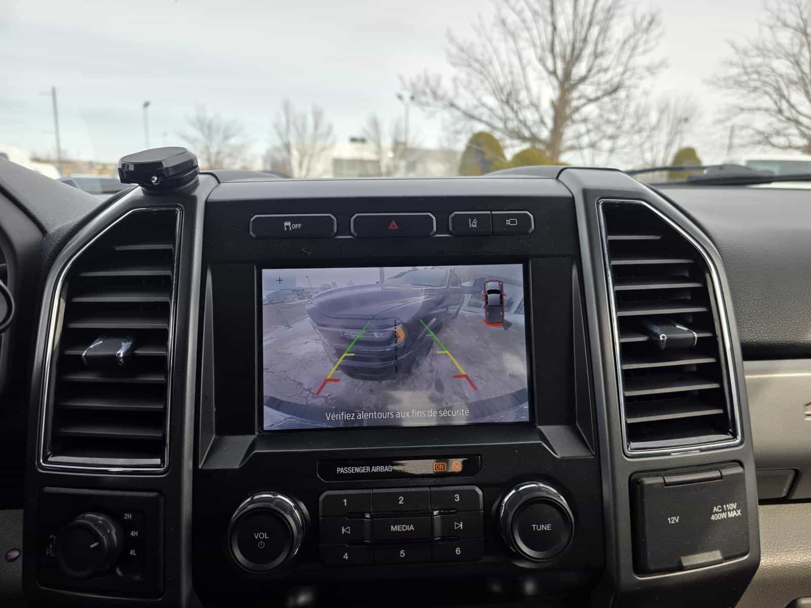 2020 Ford F250 S/D XLT - Image 14