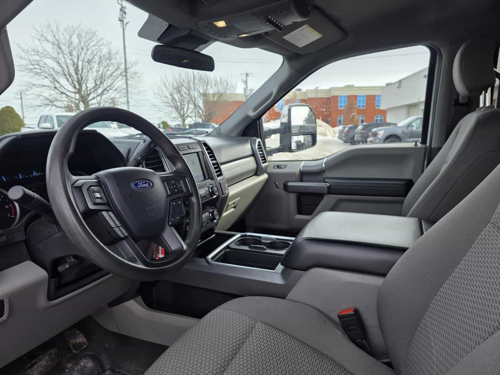 2020 Ford F250 S/D XLT - Image 13