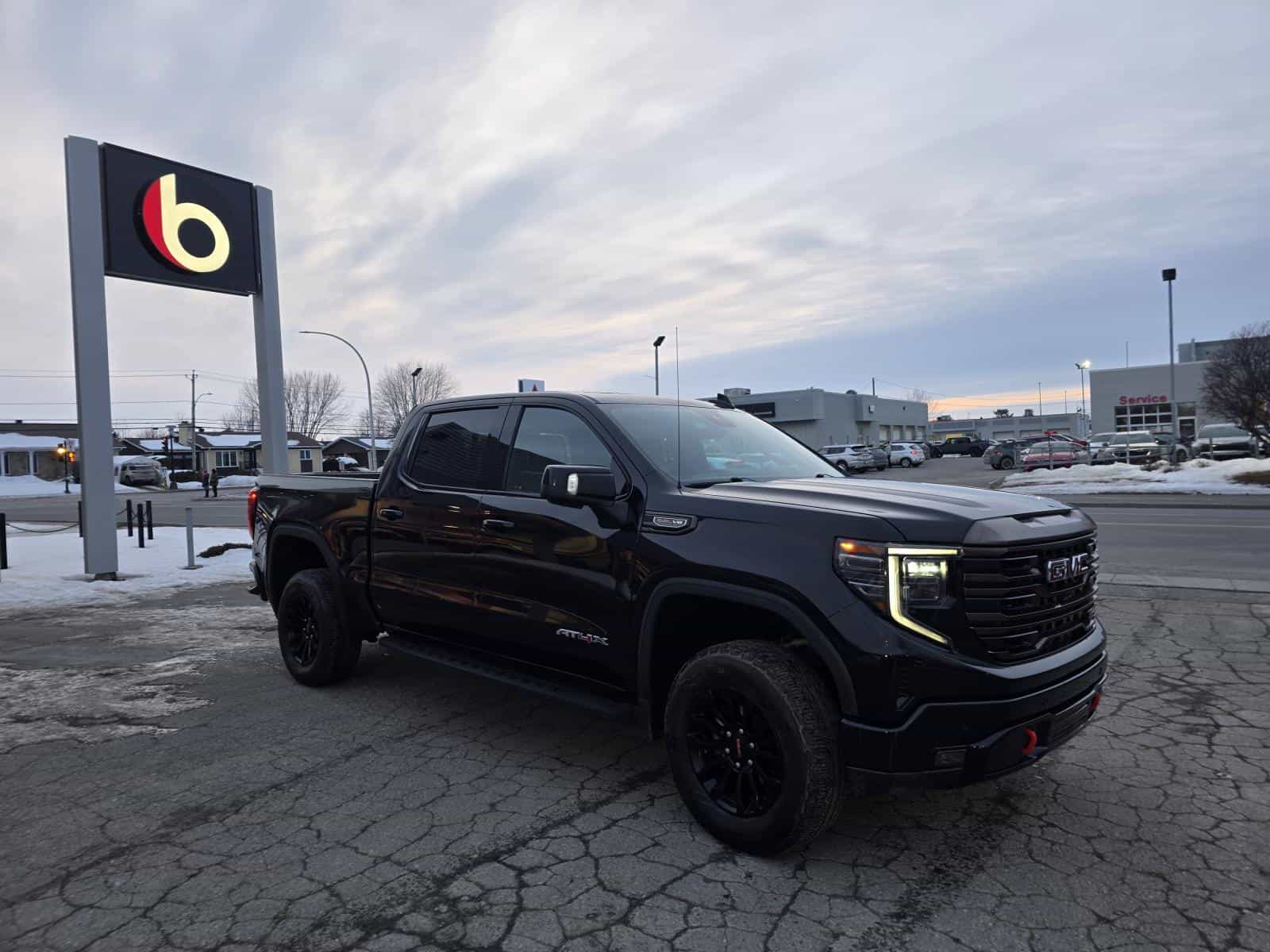 Image 8 GMC Sierra 1500 AT4X 2023