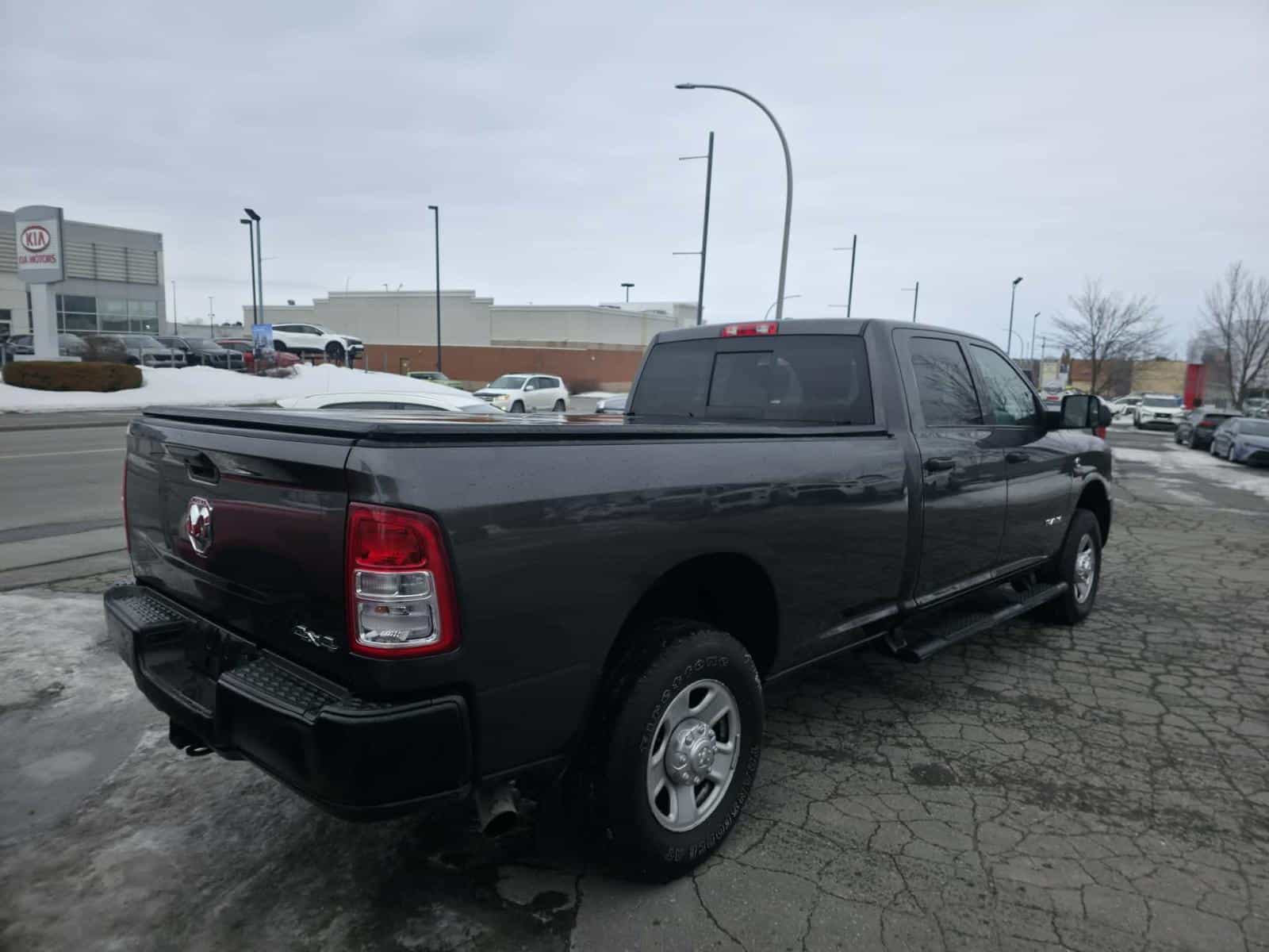 2022 RAM 3500 Tradesman - Image 10