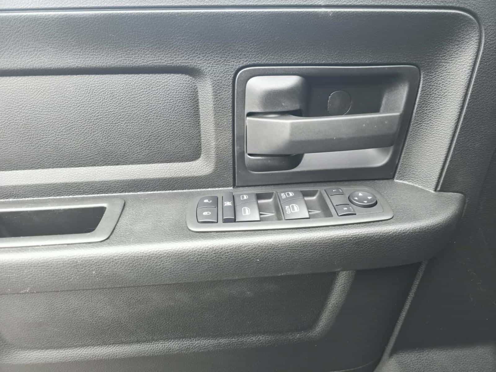 Image 24 RAM 3500 Tradesman 2022