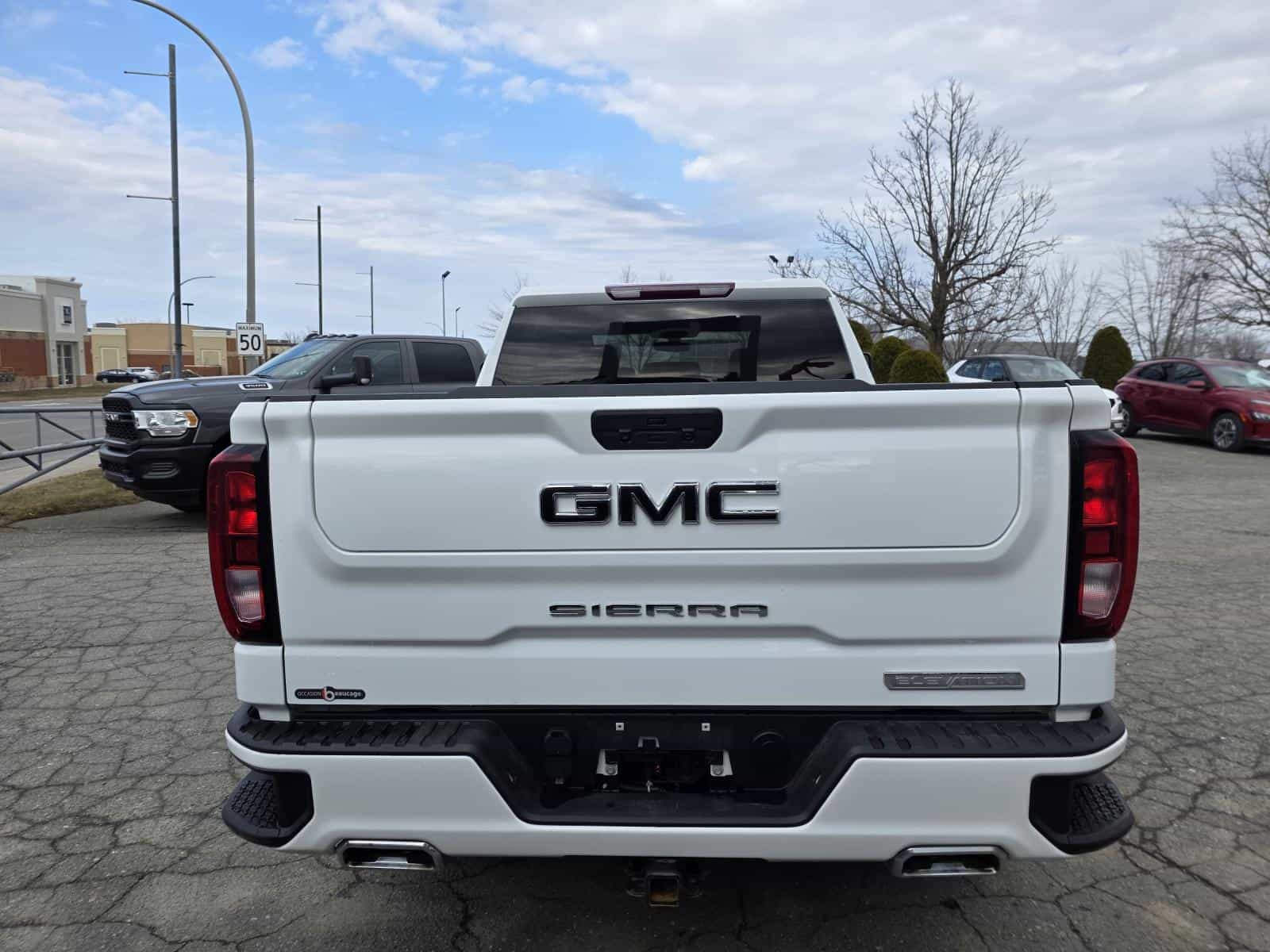 2022 GMC Sierra 1500 LTD Elevation - Image 10