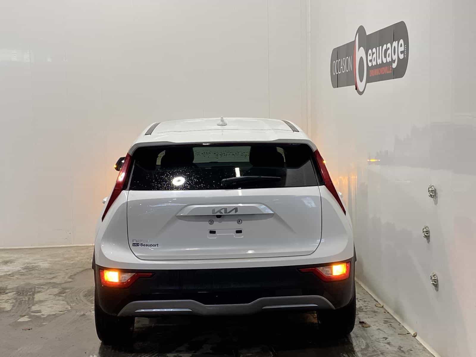 2023 Kia Niro EV Premium - Image 3