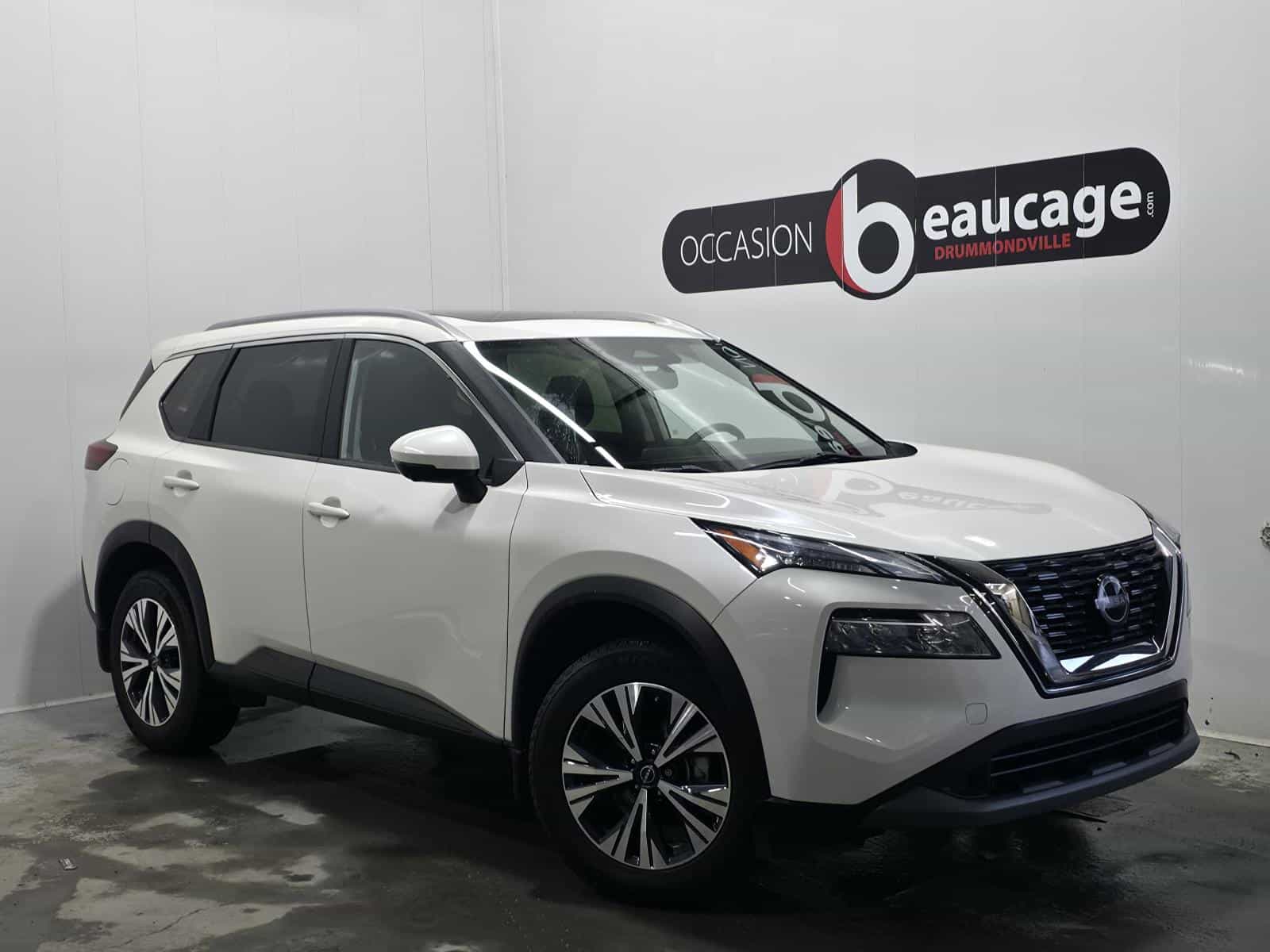 Image 2 Nissan Rogue SV Moonroof 2023