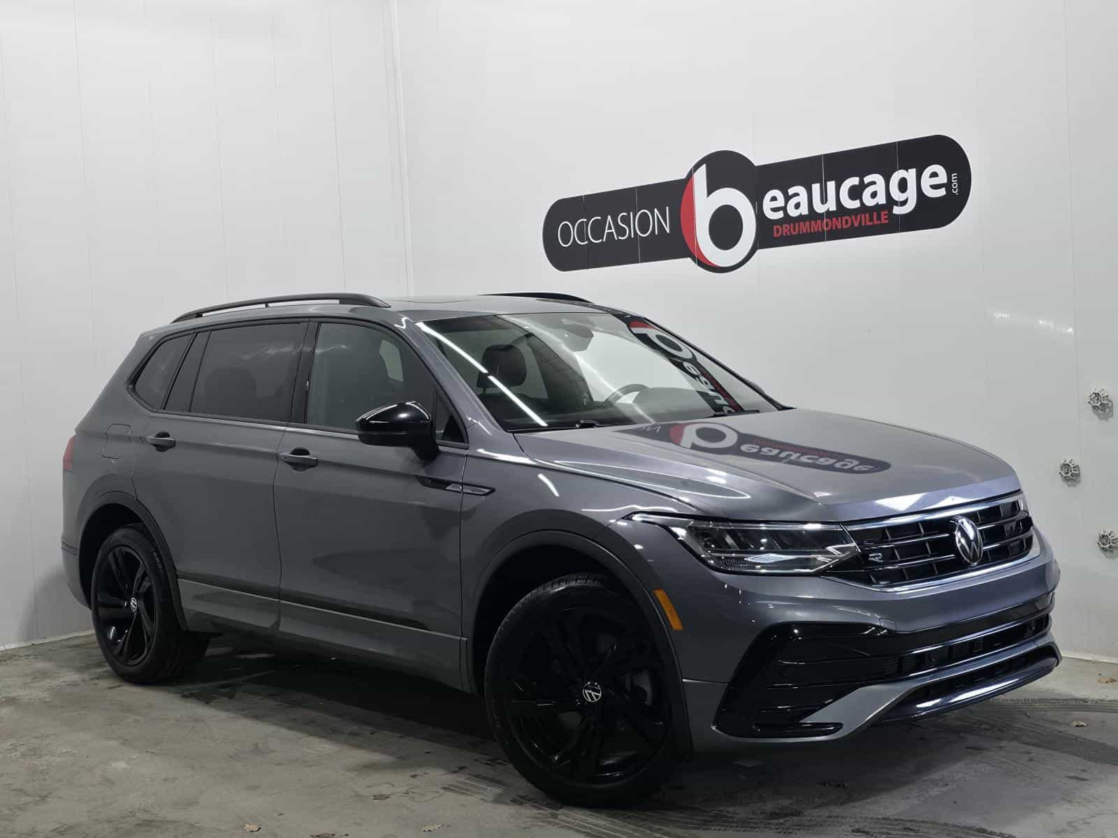 2024 Volkswagen Tiguan Comfortline R-L Blk - Image 1