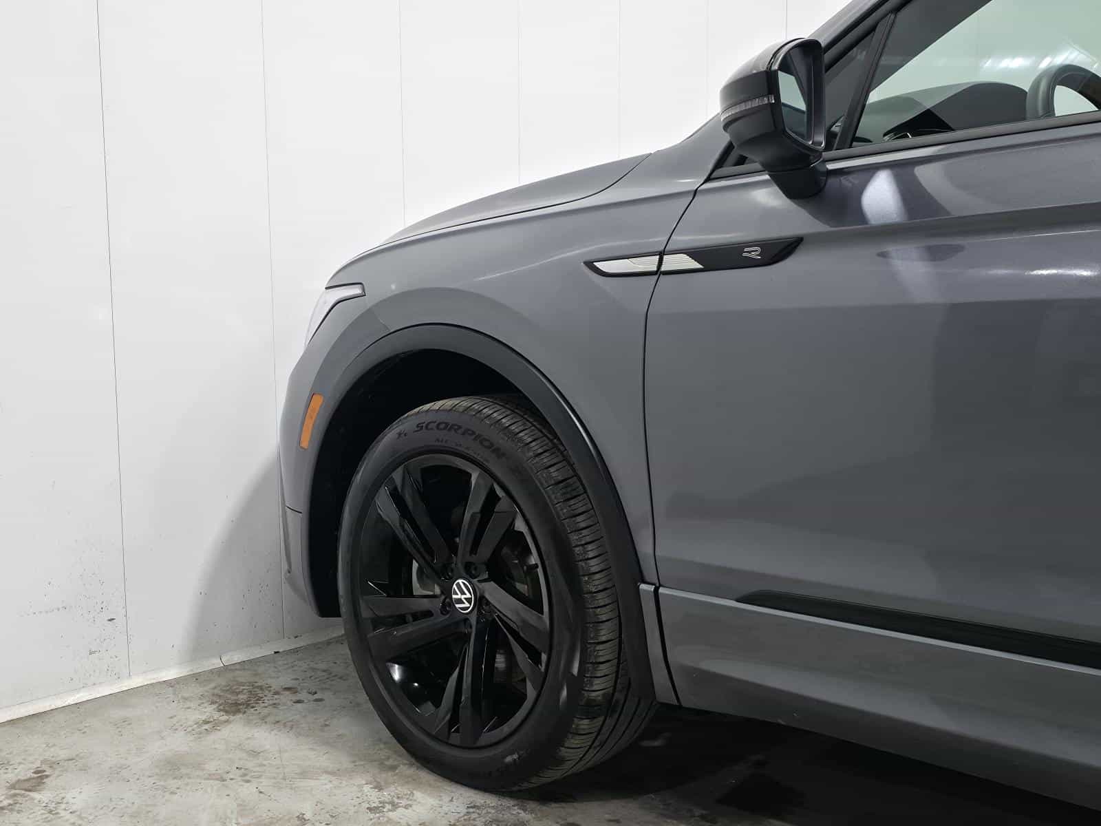 2024 Volkswagen Tiguan Comfortline R-L Blk - Image 9