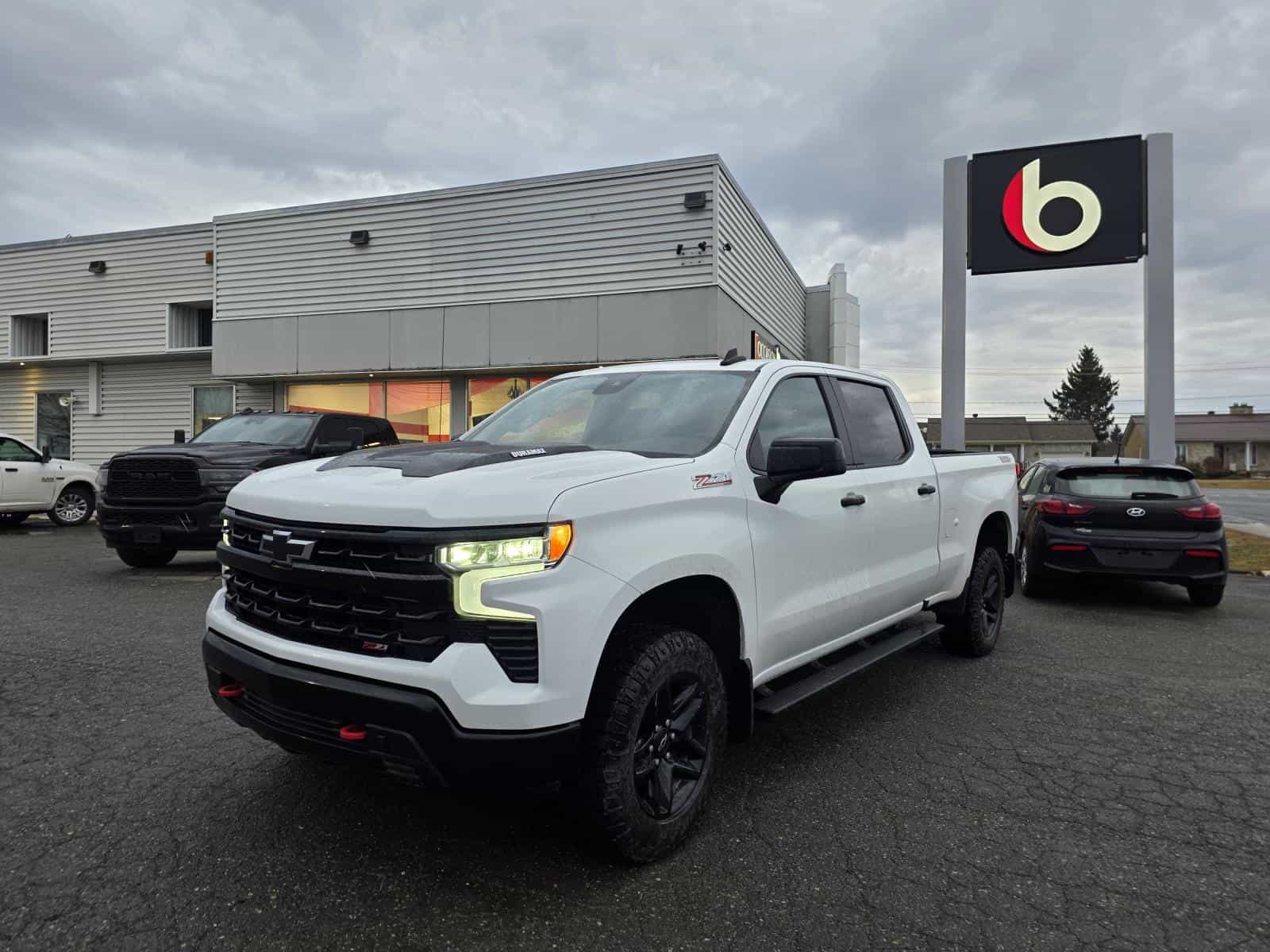 Image 1 Chevrolet Silverado 1500 LT Trail Boss 2022