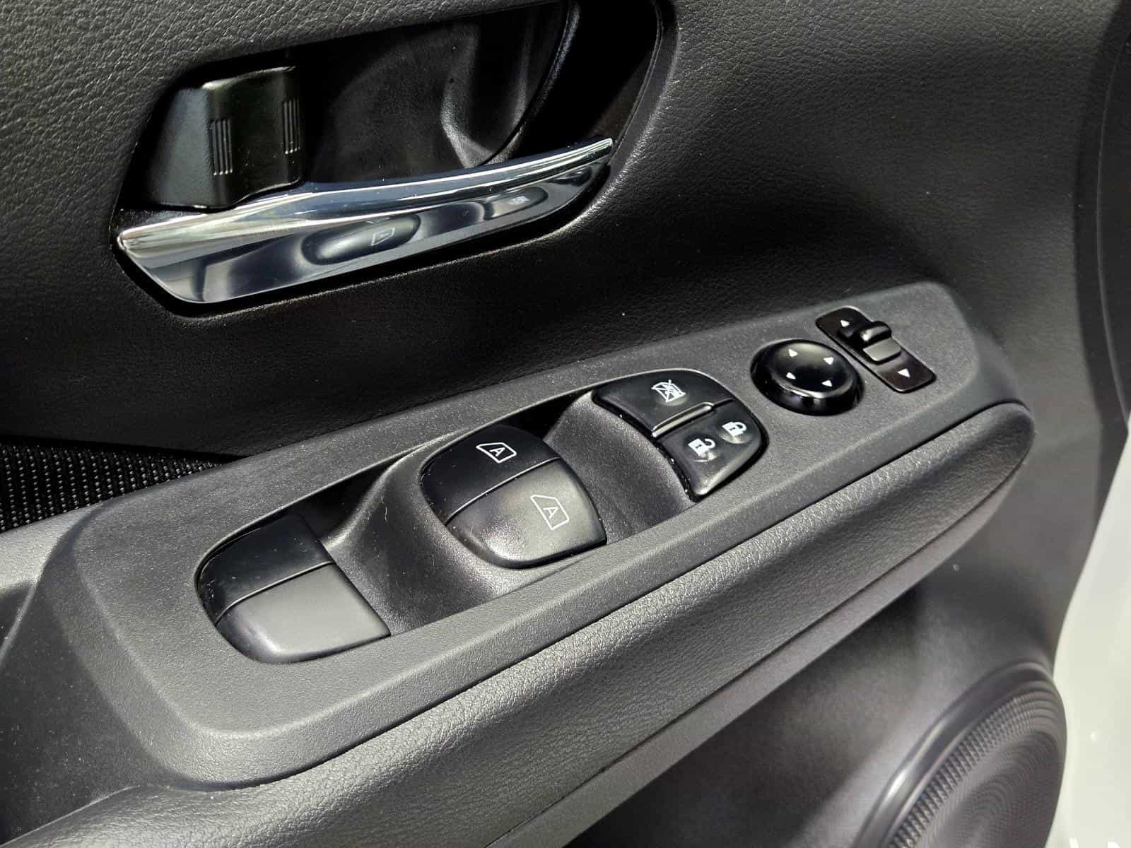 Image 10 Nissan Kicks SV 2024