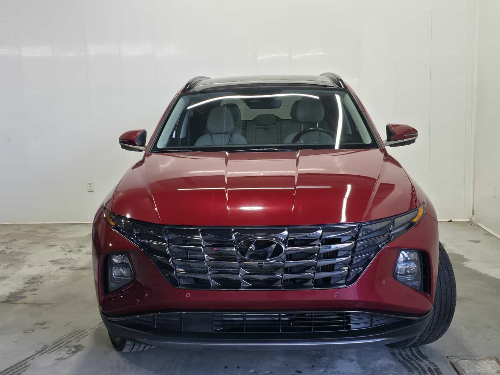 2023 Hyundai Tucson Luxury Hybrid - Image 2