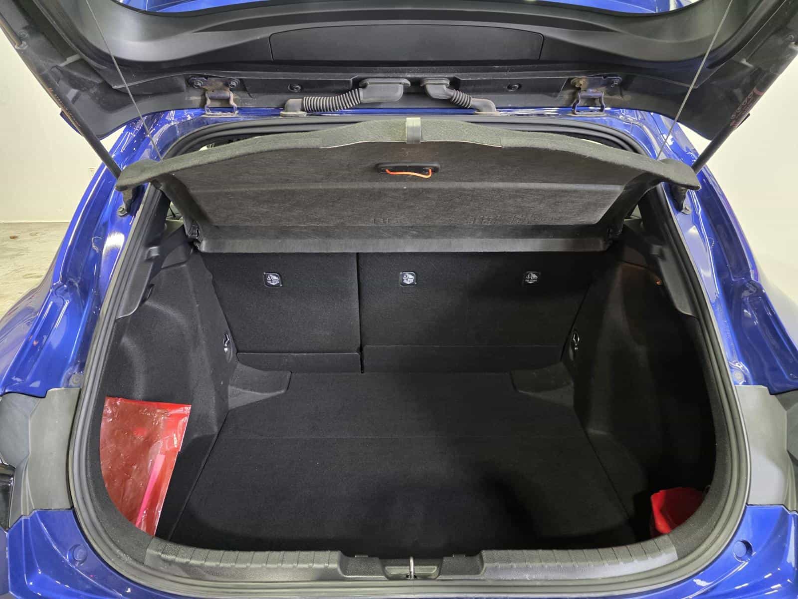 2023 Toyota Corolla SE - Image 8