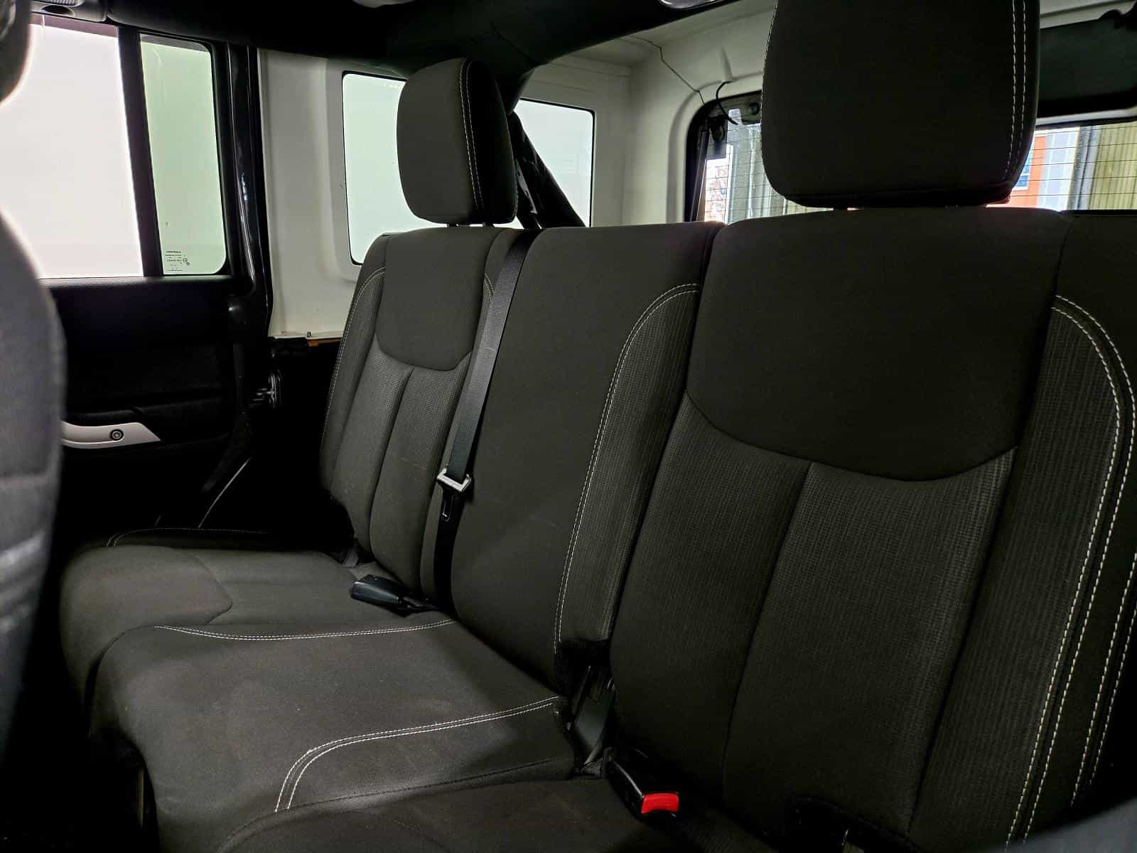 Image 12 Jeep Wrangler Unlimited Sahara 2017