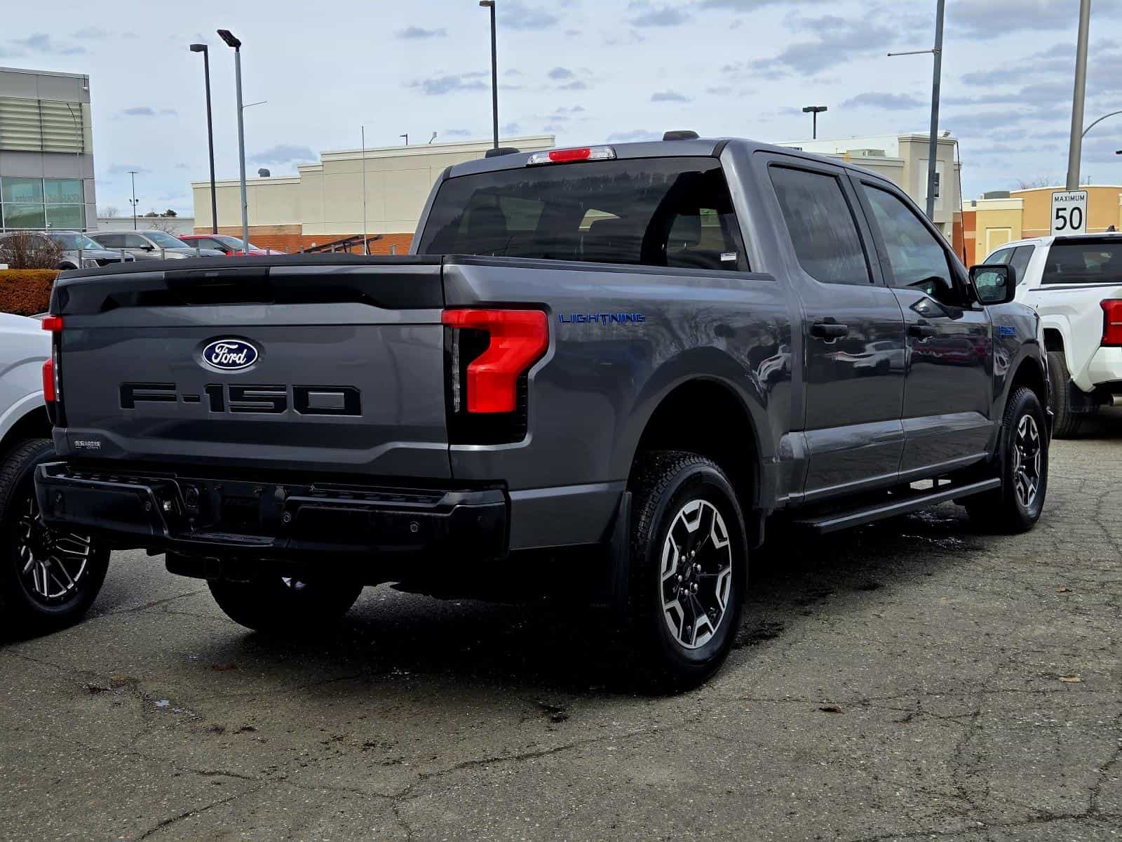 Image 5 Ford F150 Lightning XLT 2024
