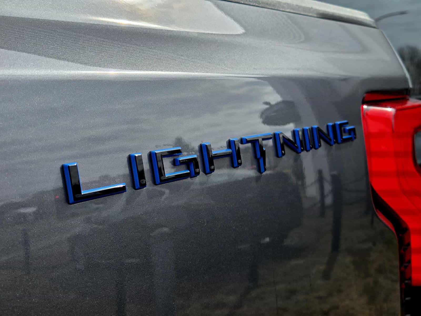 Image 4 Ford F150 Lightning XLT 2024