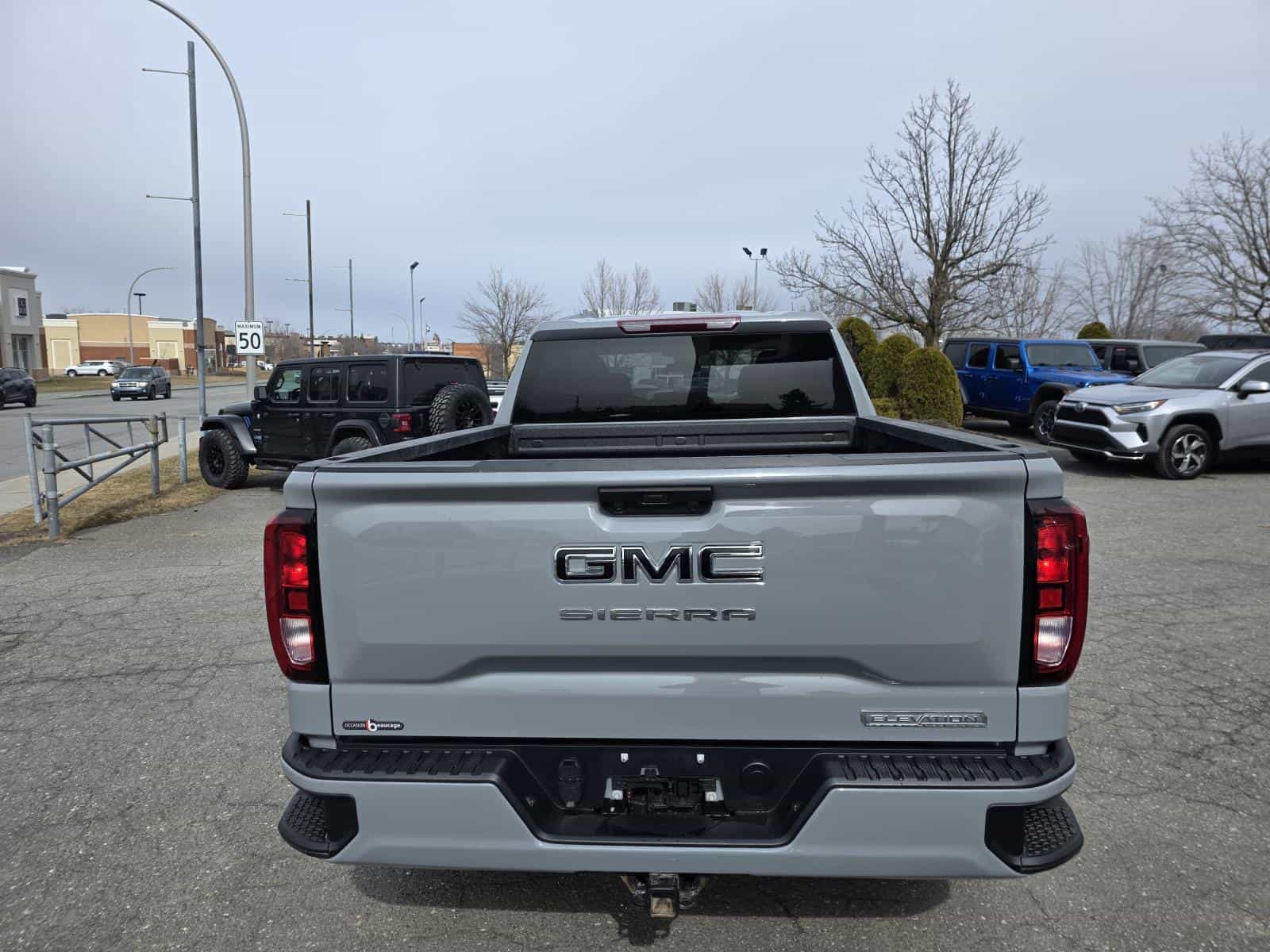 Image 8 GMC Sierra 1500 Elevation 2024