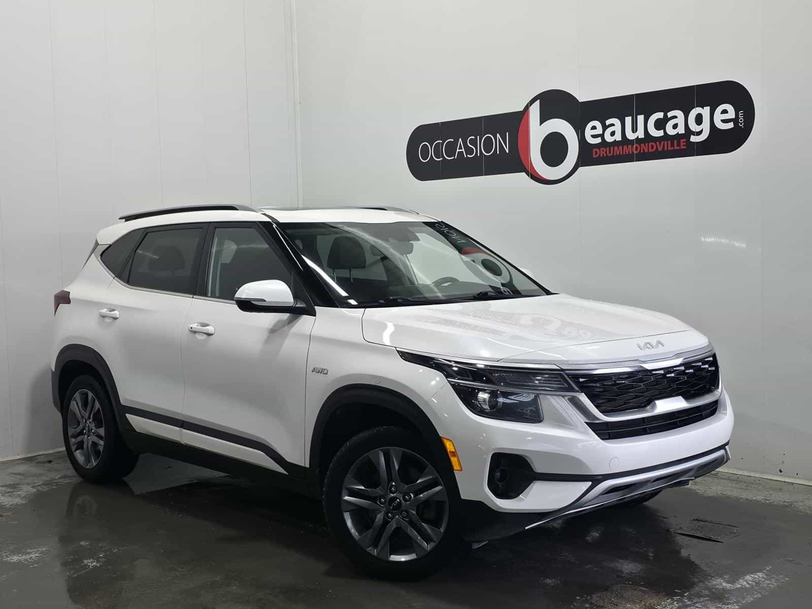 2023 Kia Seltos EX - Image 1