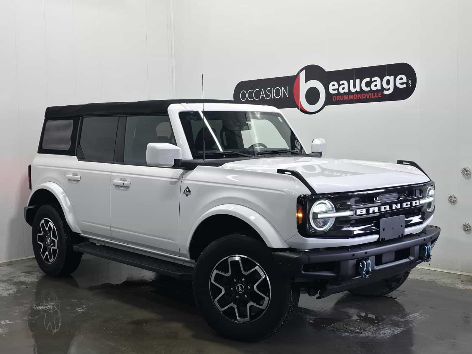 Image 1 Ford Bronco Outer Banks 2021