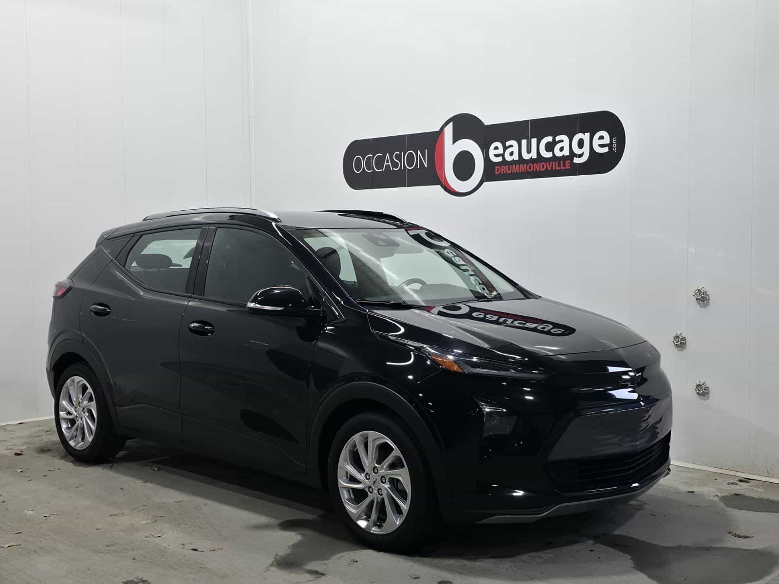 2023 Chevrolet Bolt EUV LT - Image 1