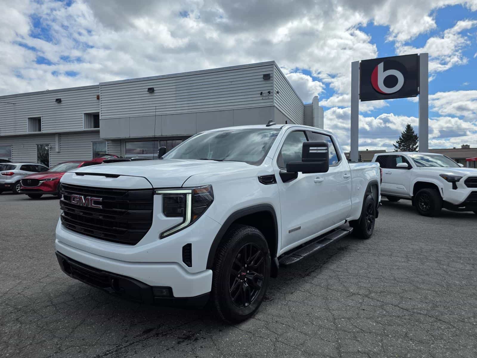 2024 GMC Sierra 1500 Elevation - Image 1