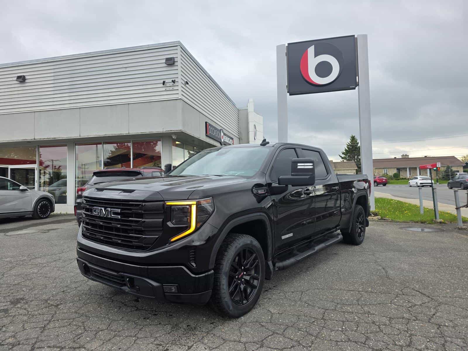 2024 GMC Sierra 1500 Elevation - Image 1