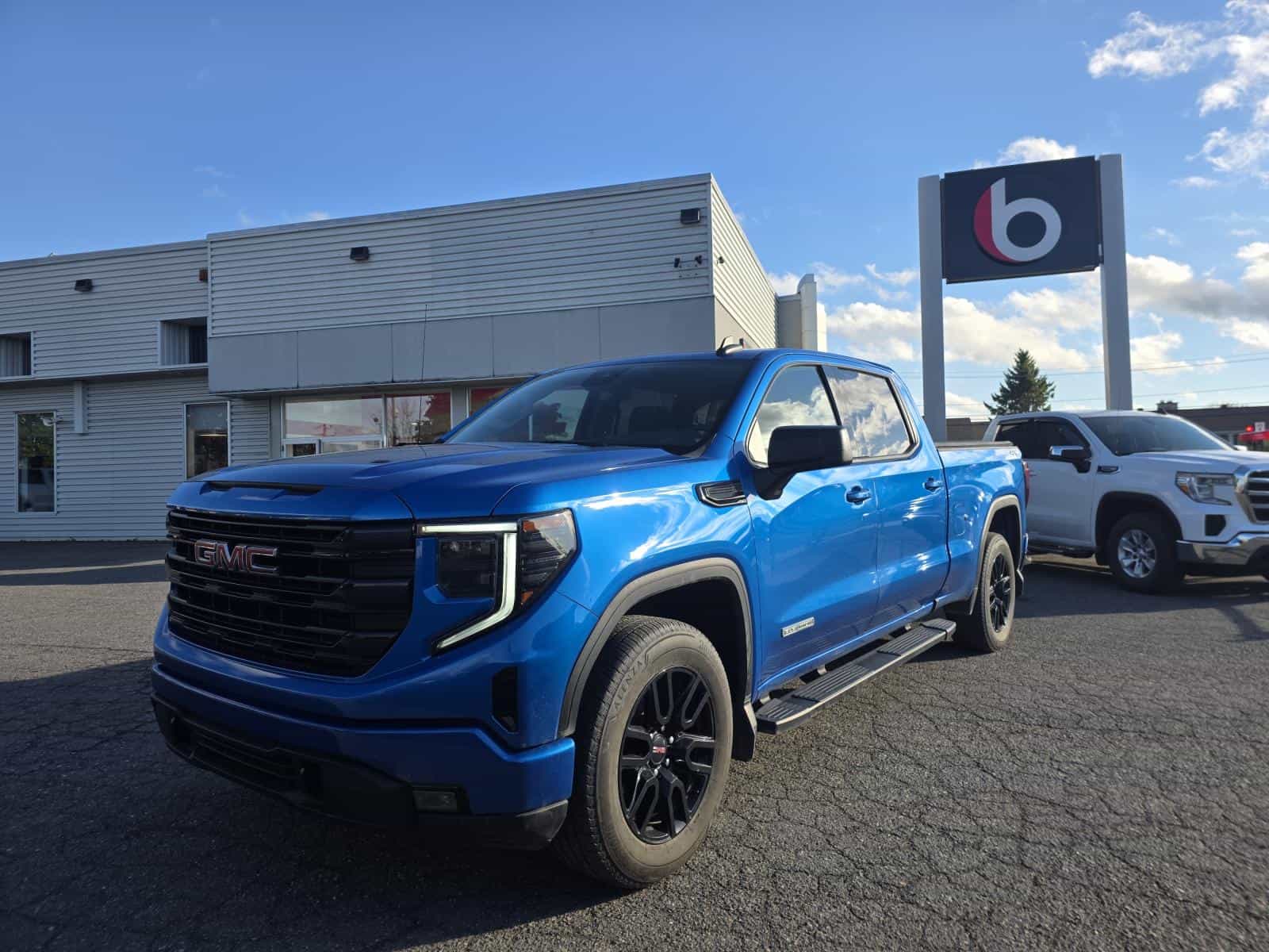2024 GMC Sierra 1500 Elevation - Image 1