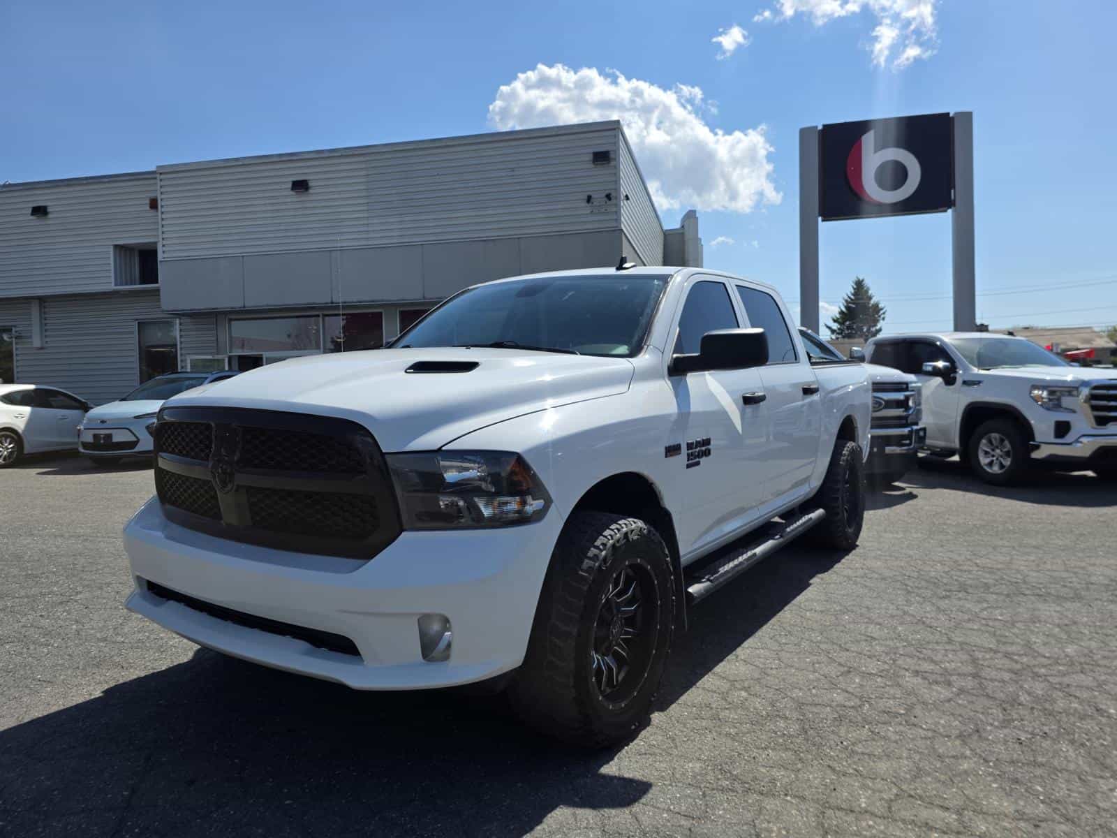 Image 1 RAM 1500 Classic 1500 Express 2021