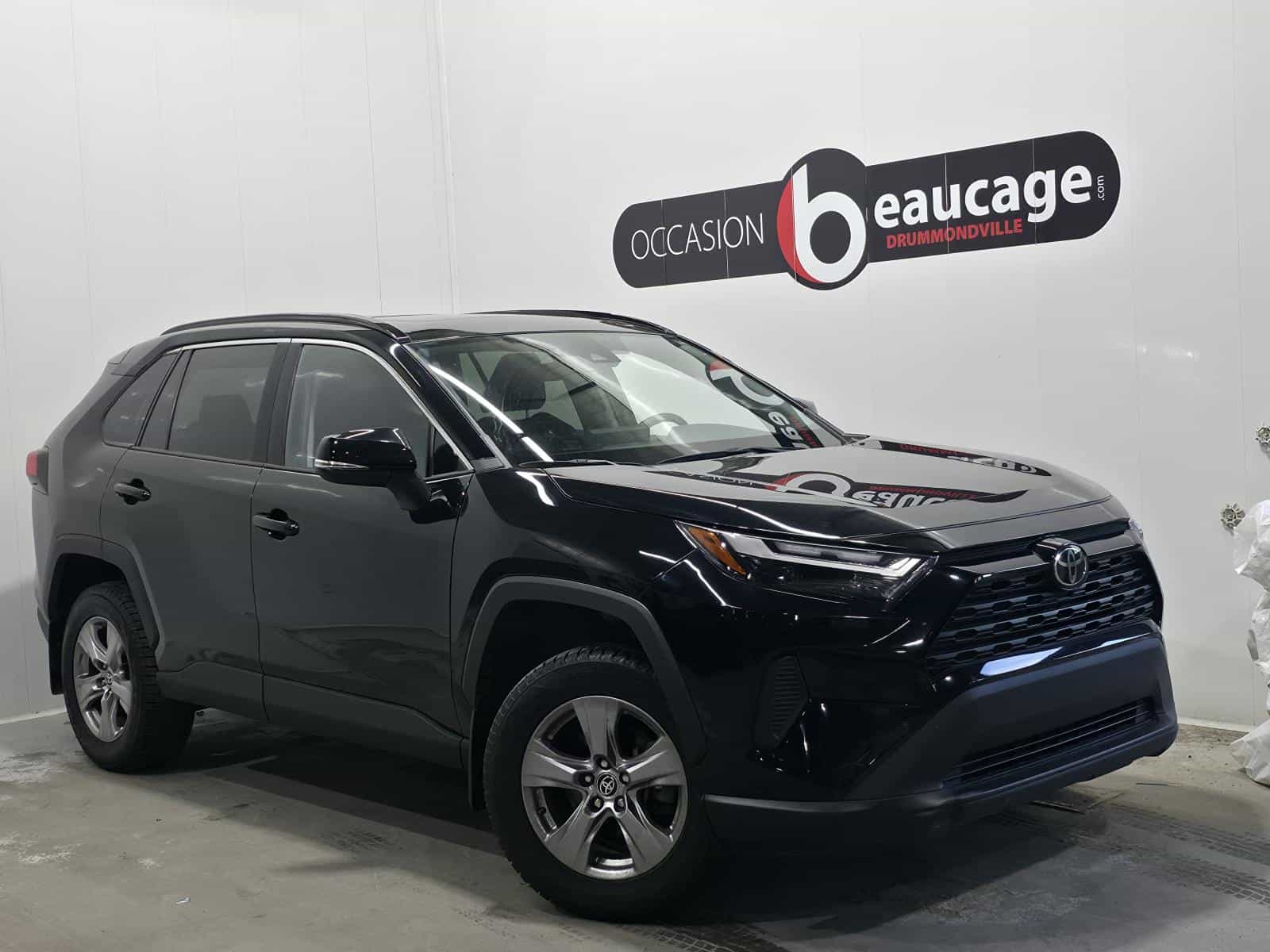Image 1 Toyota Rav4 LE 2022