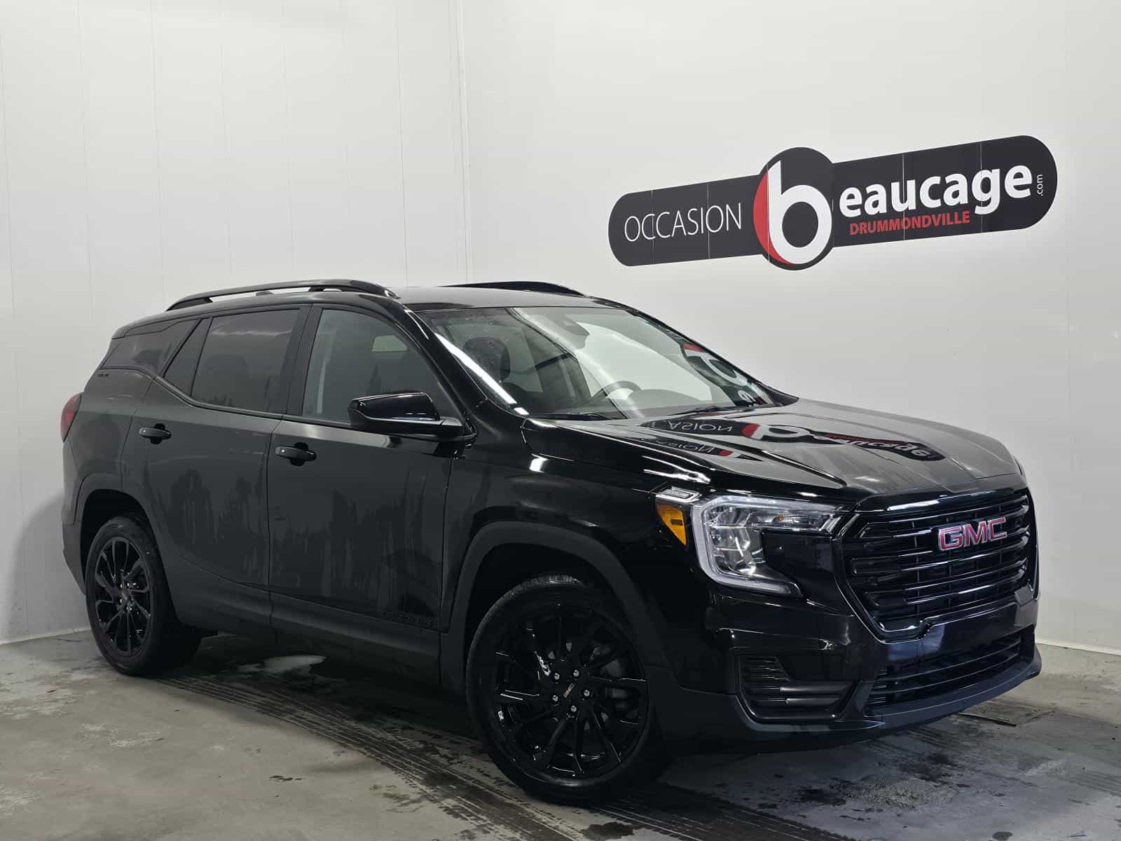 2024 GMC Terrain SLE - Image 1