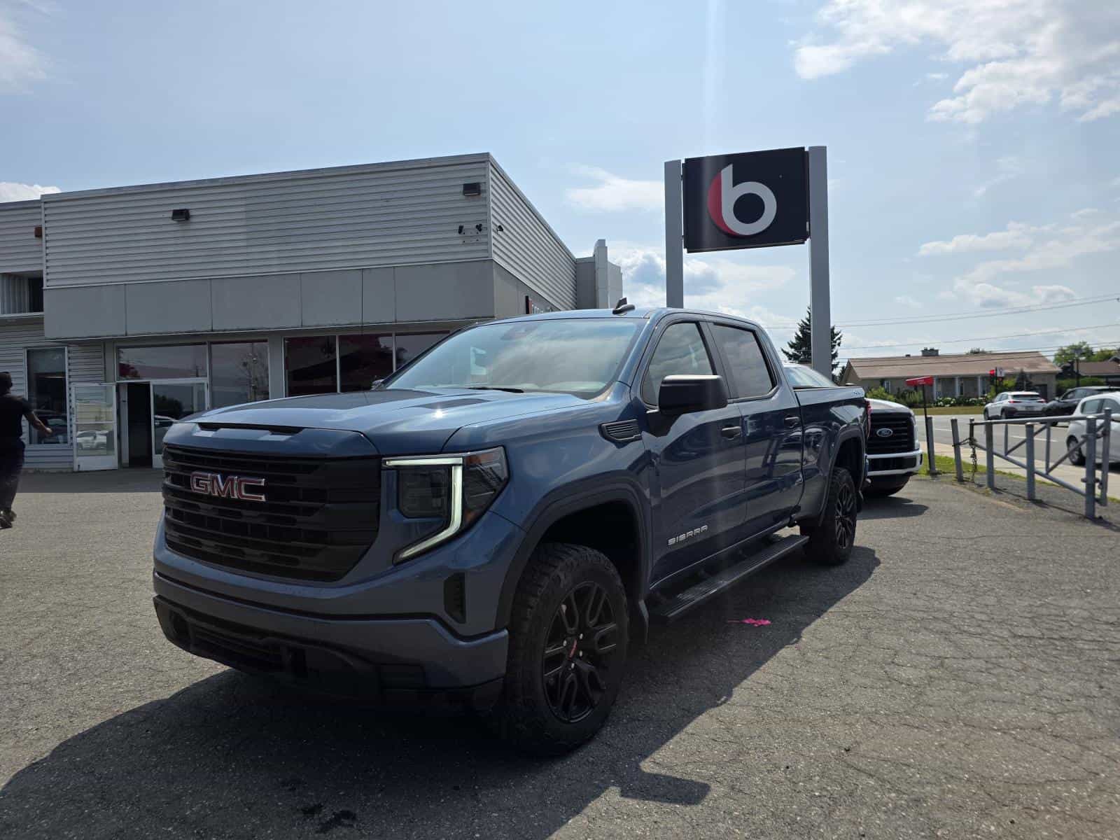Image 1 GMC Sierra 1500 Pro 2024