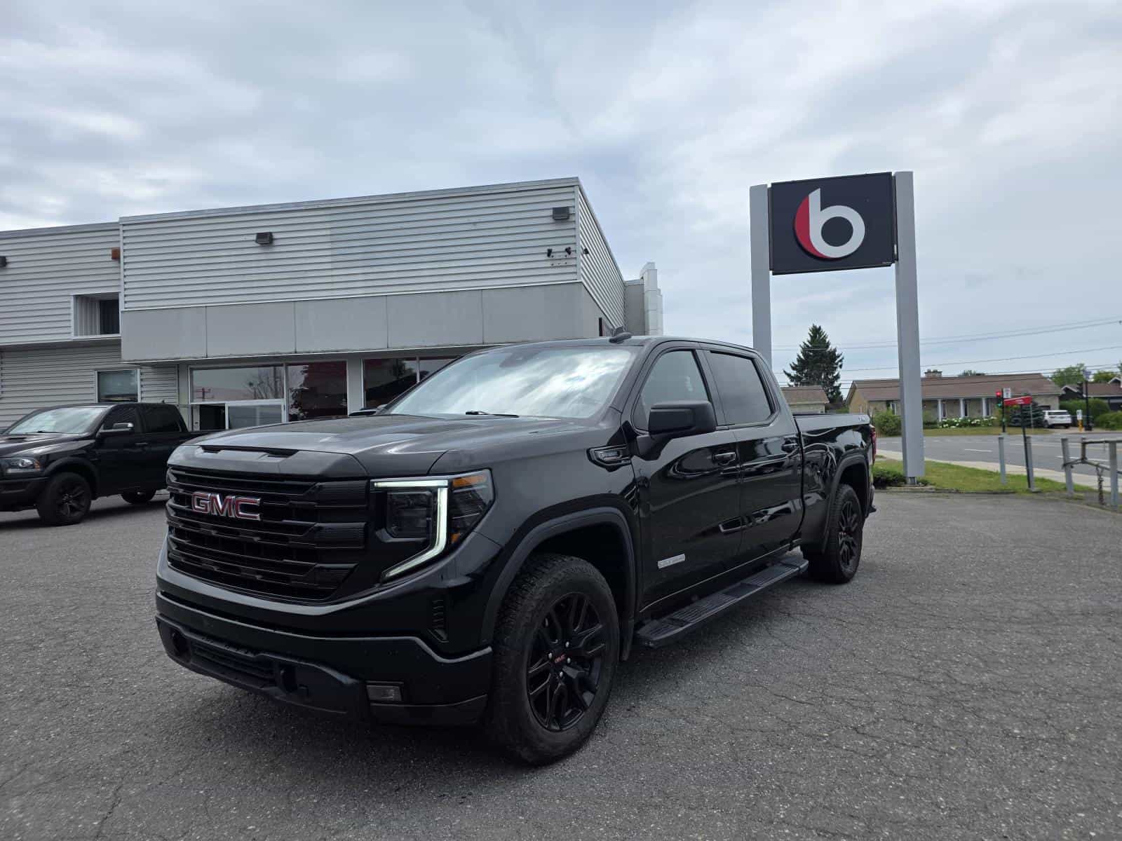 Image 1 GMC Sierra 1500 Elevation 2024