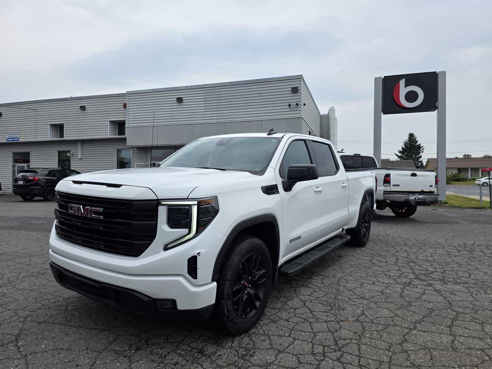 Image 1 GMC Sierra 1500 Elevation 2024