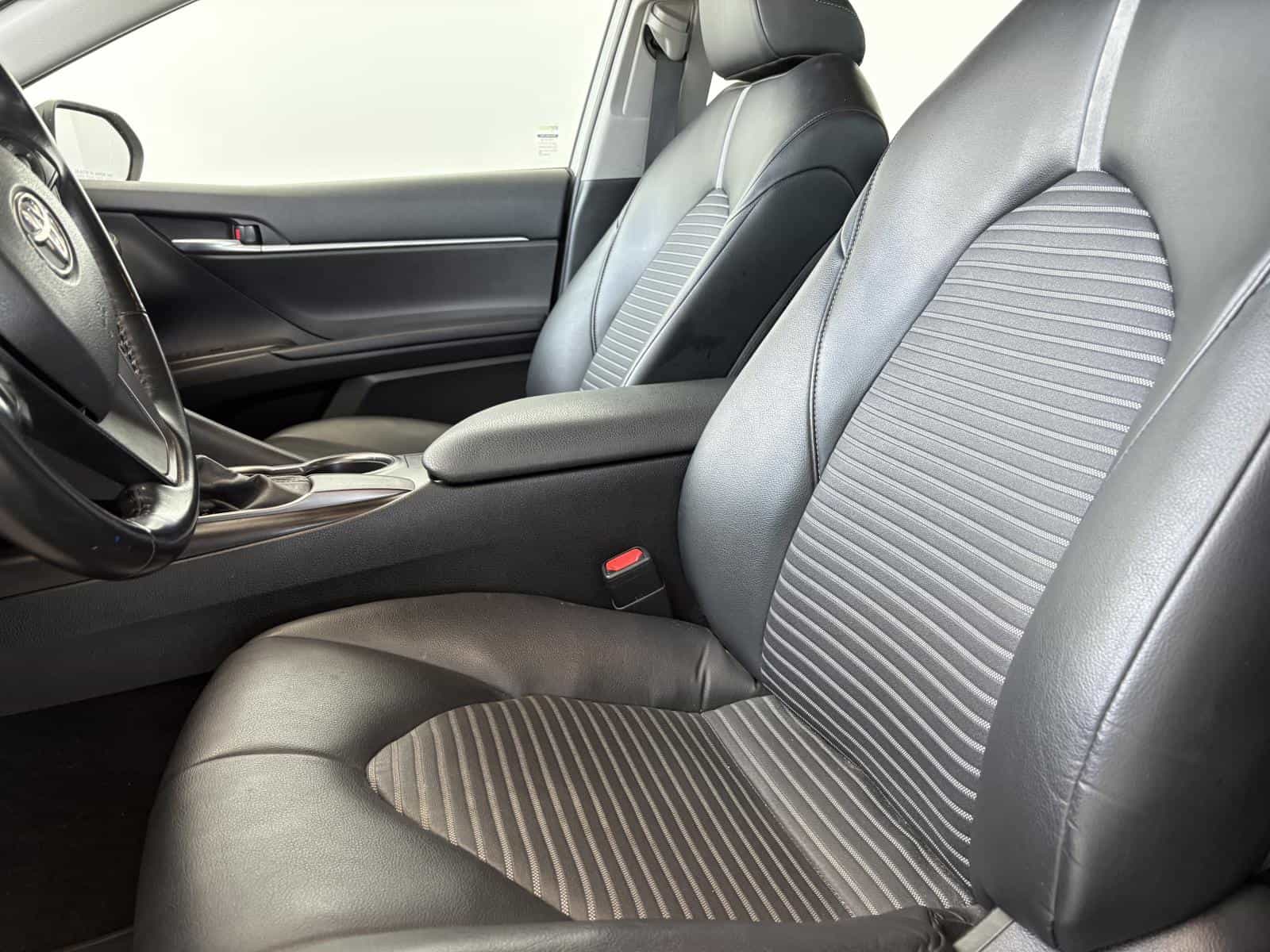 2021 Toyota Camry SE - Image 11