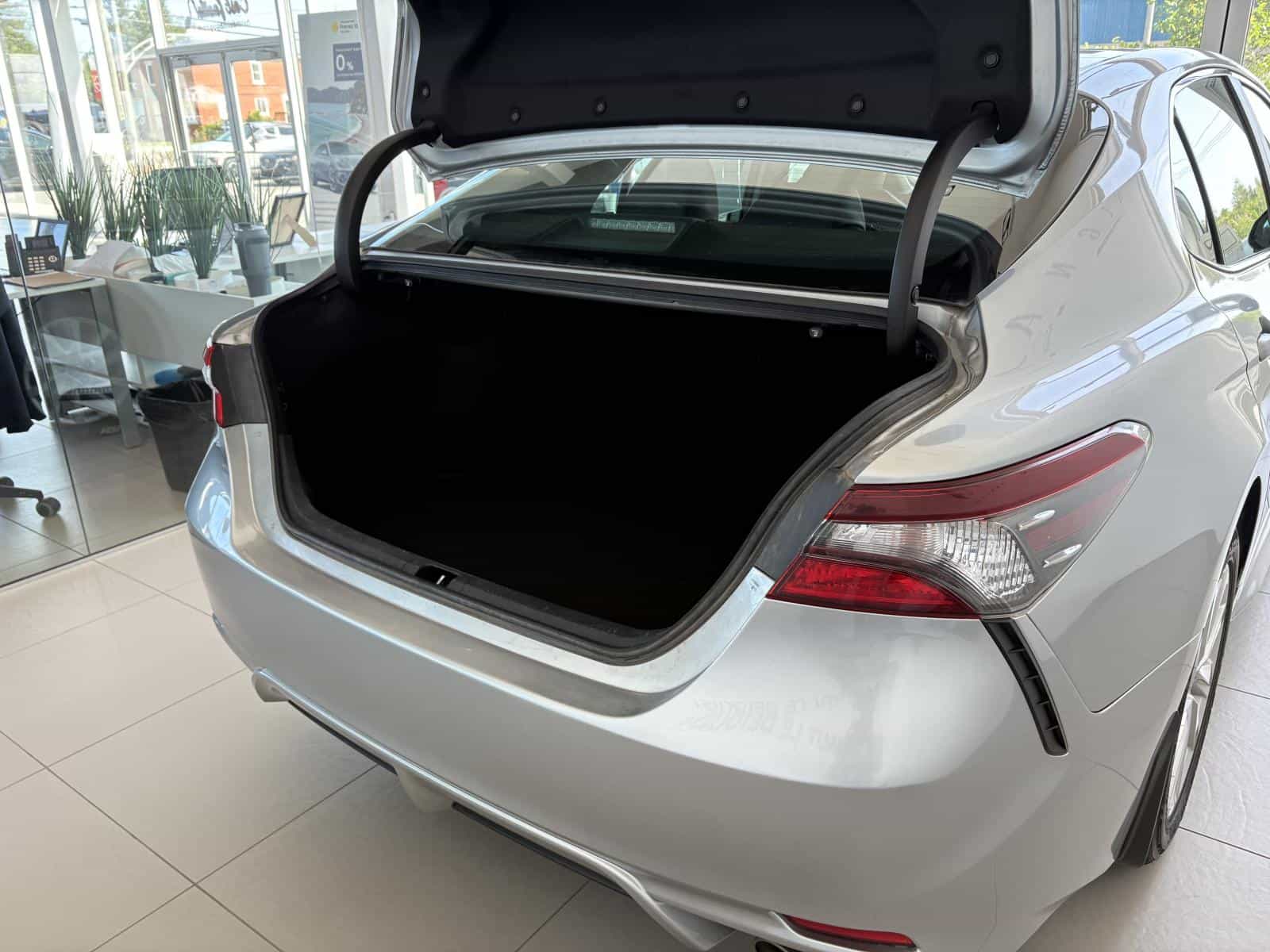 Image 15 Toyota Camry SE 2021