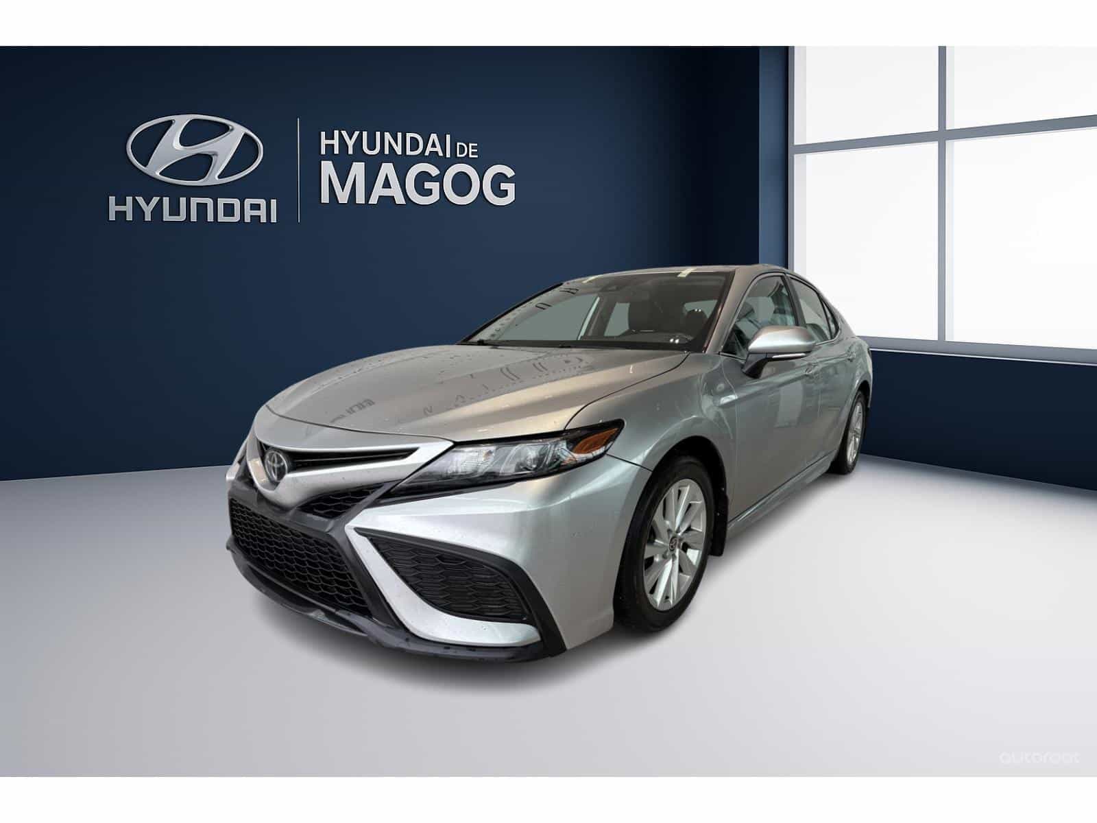 Image 1 Toyota Camry SE 2021