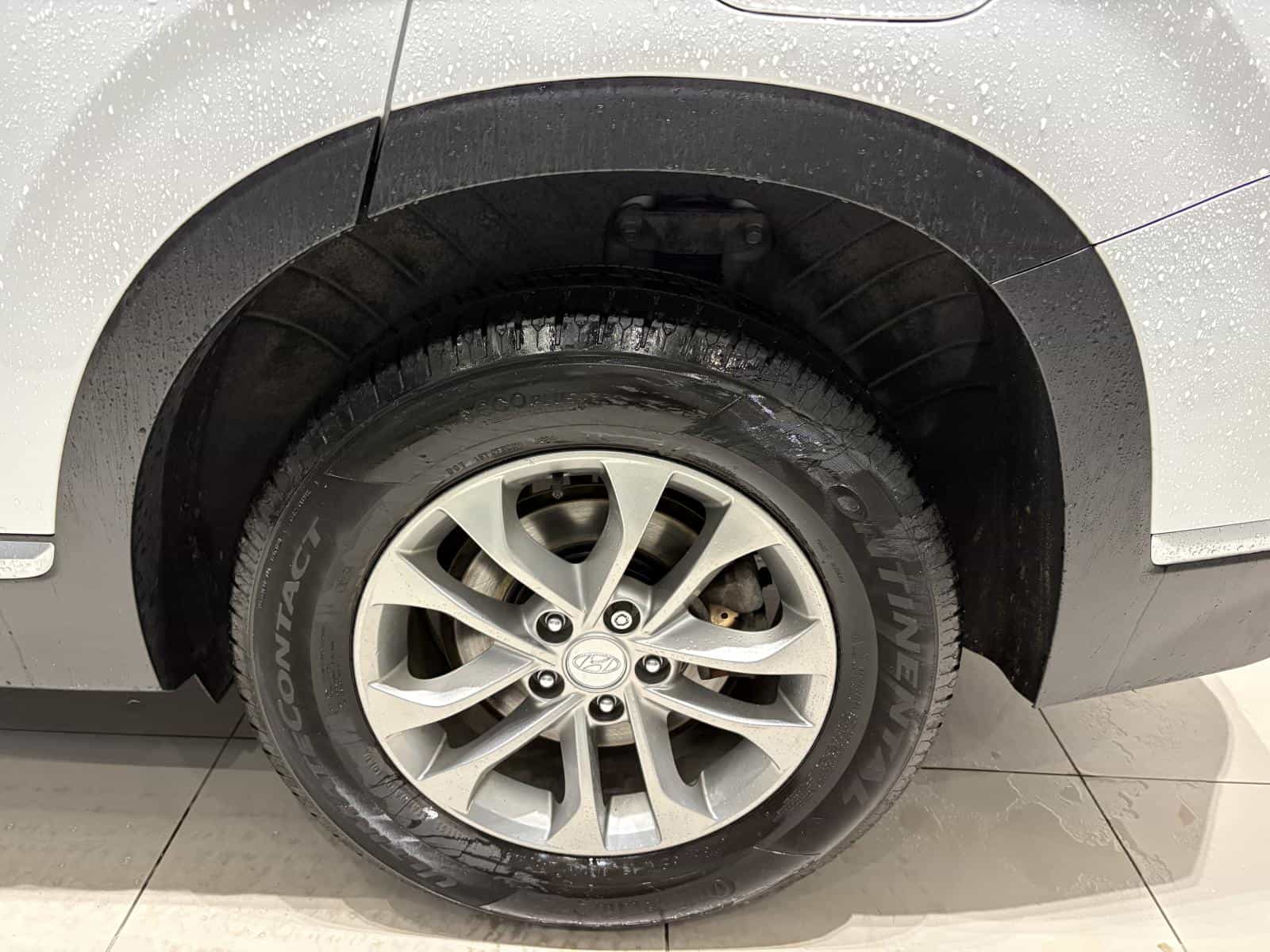 2020 Hyundai Santa Fe Essential - Image 8