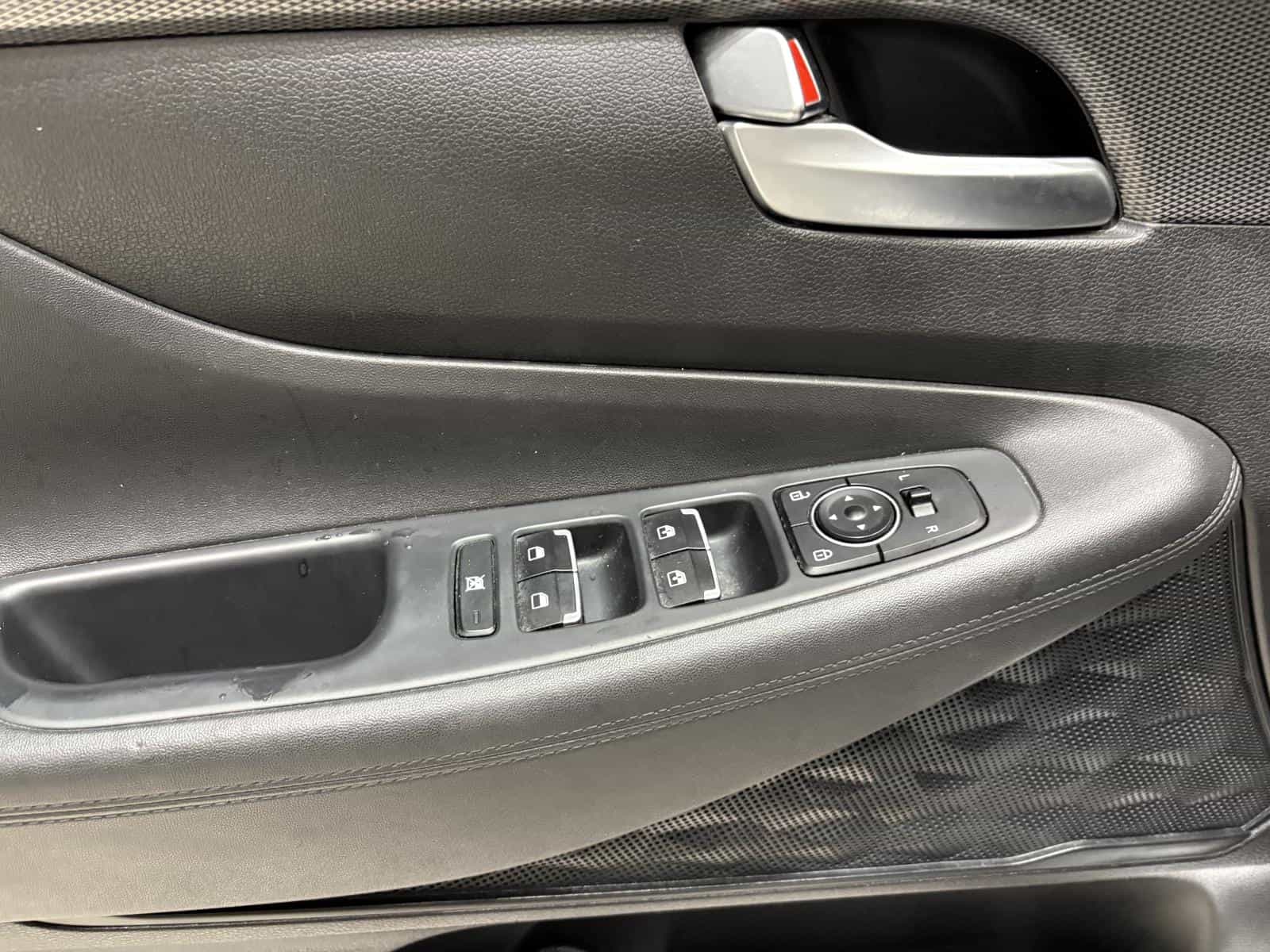 2020 Hyundai Santa Fe Essential - Image 10