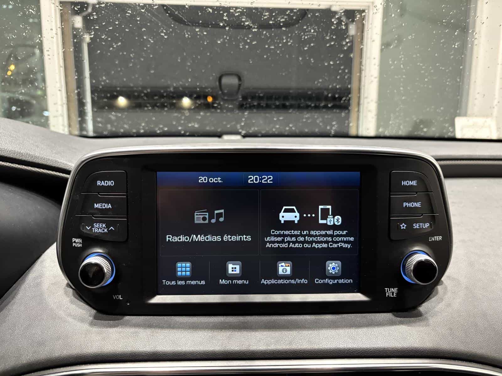 2020 Hyundai Santa Fe Essential - Image 16