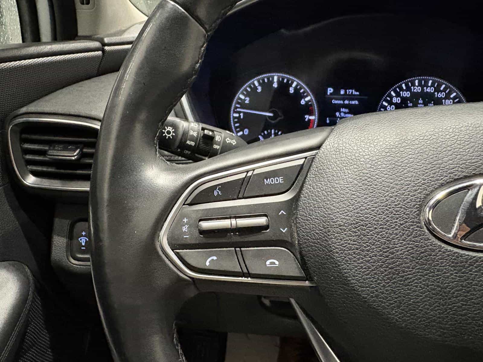 2020 Hyundai Santa Fe Essential - Image 21